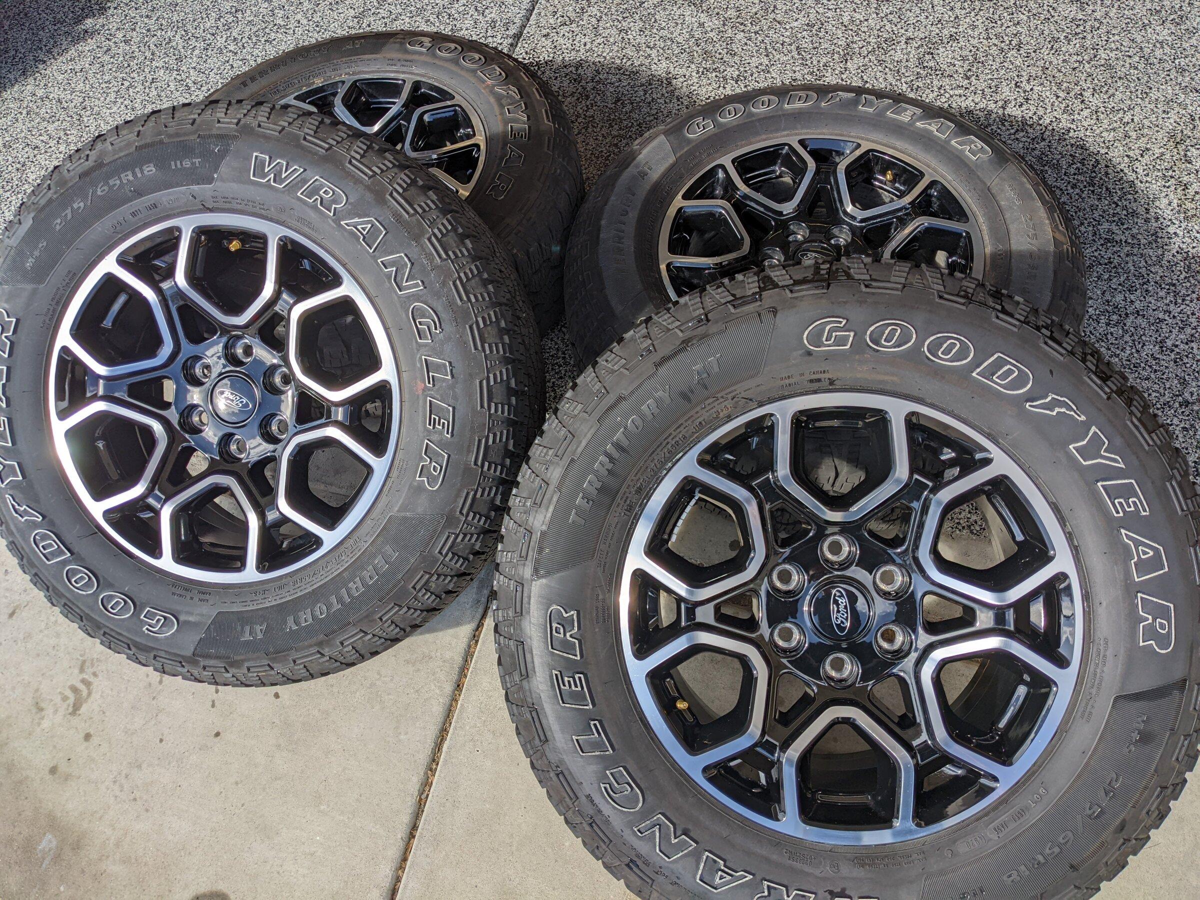 Ford F-150 Lightning 2021 18" sport wheels and tires. PXL_20220222_222228454