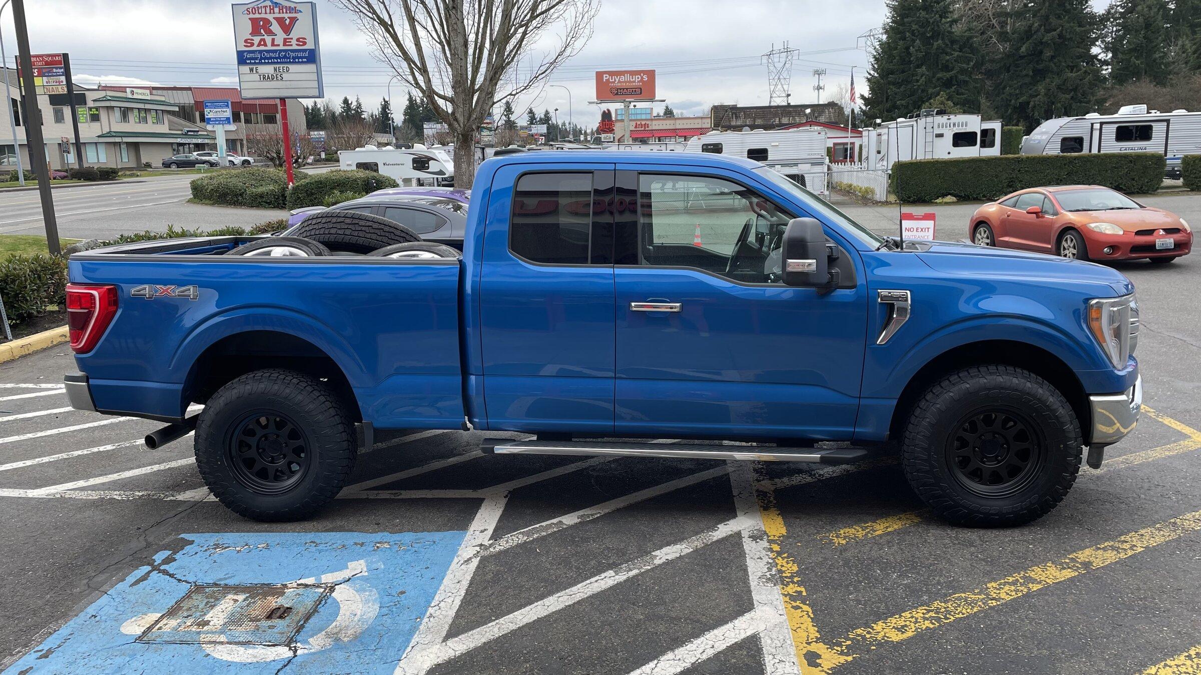 Ford F-150 Lightning JUST FOR YOUR INFO 17" WHEELS EC329C2D-4E40-435B-B265-CF18DF8E1647