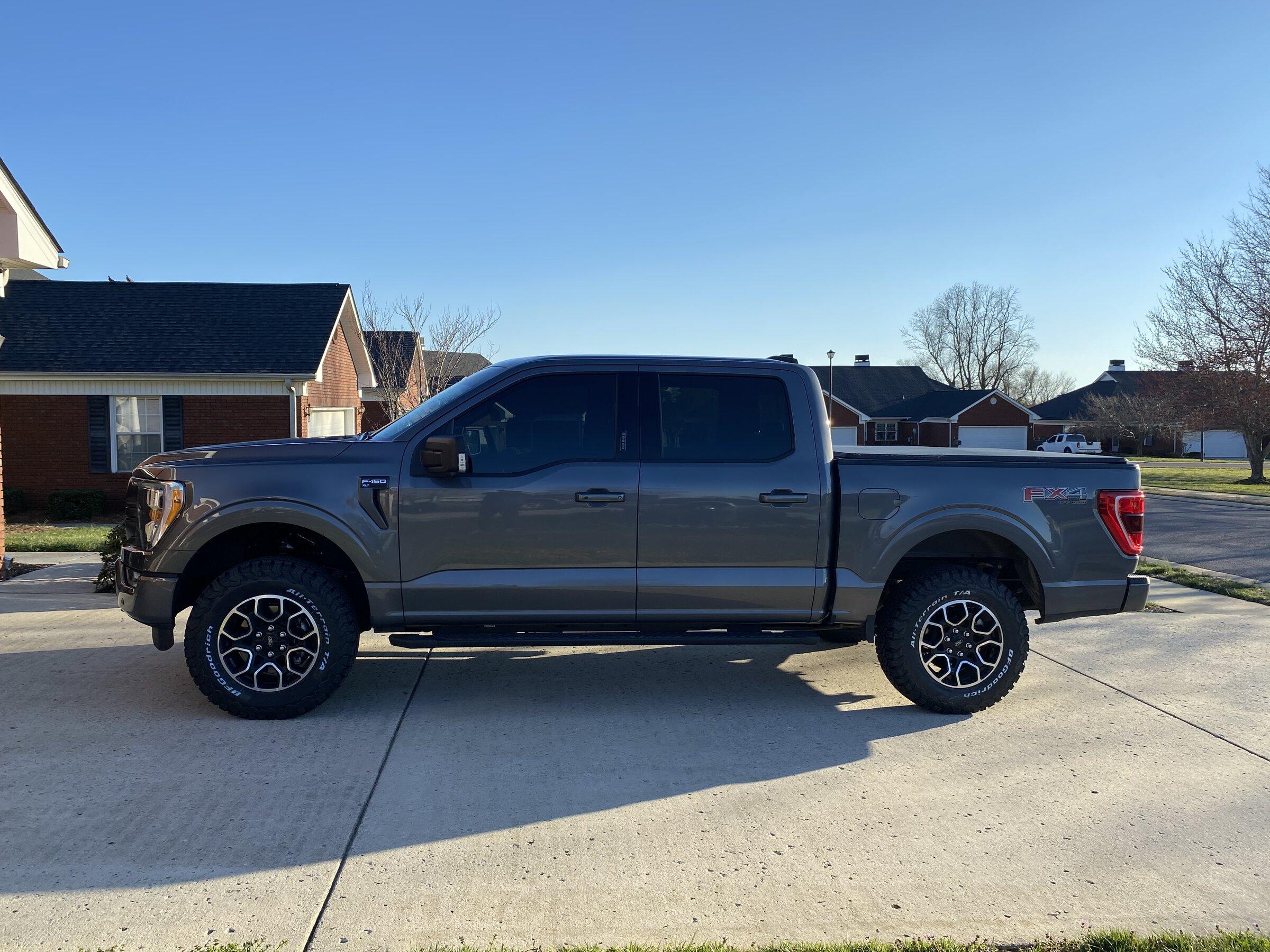 Ford F-150 Lightning Factory Wheels with Aftermarket Tire Thread BE11F7F9-E10D-4D9F-8E21-7240B1AC8AC1