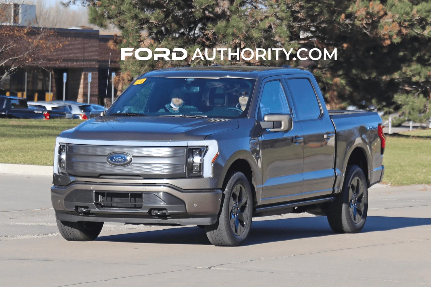 Ford F-150 Lightning Lariat Power Running Boards 1647977574234
