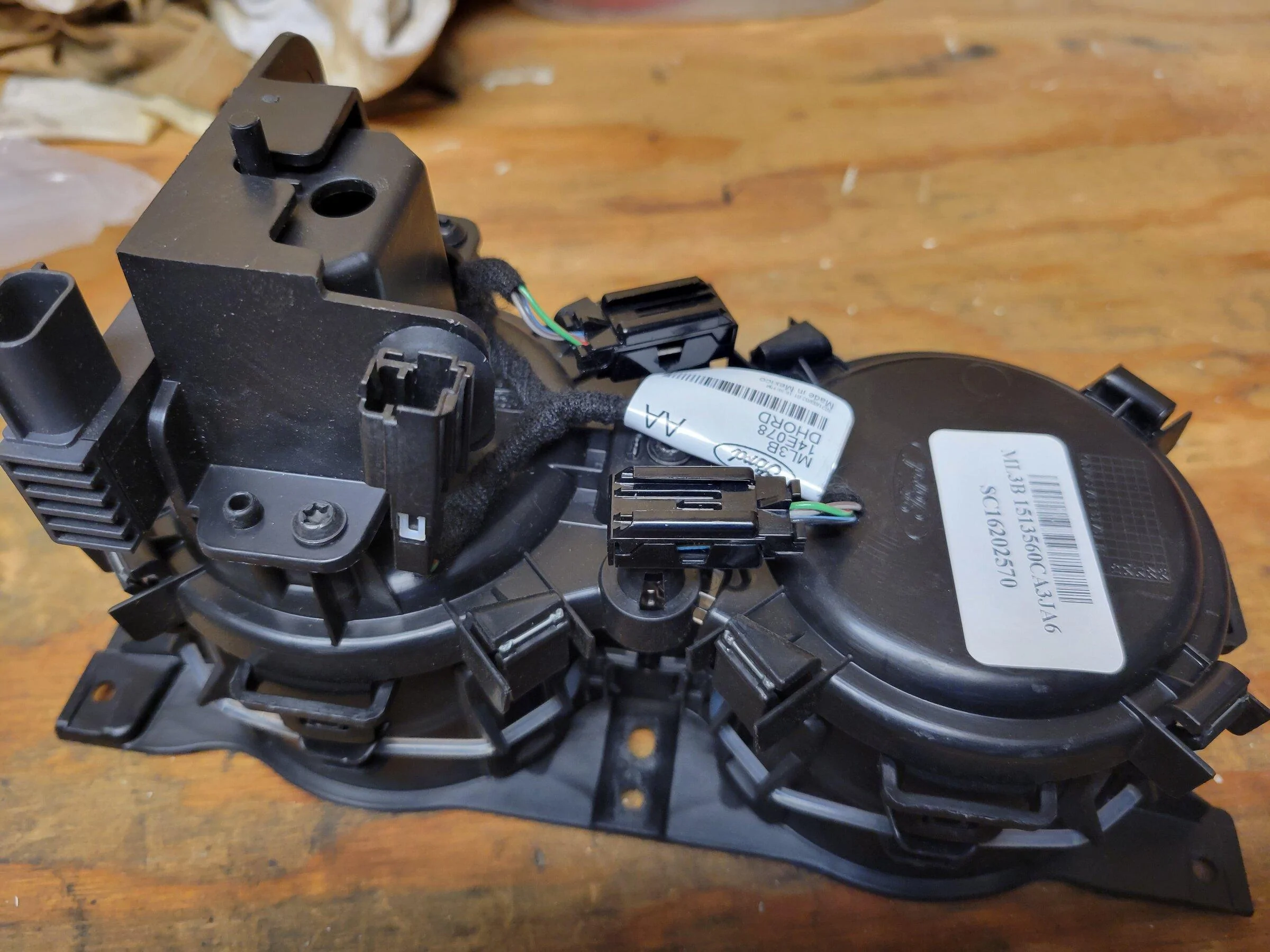 Ford F-150 Lightning Cup holder light installation/media bin light/glove box light 20220331_193512