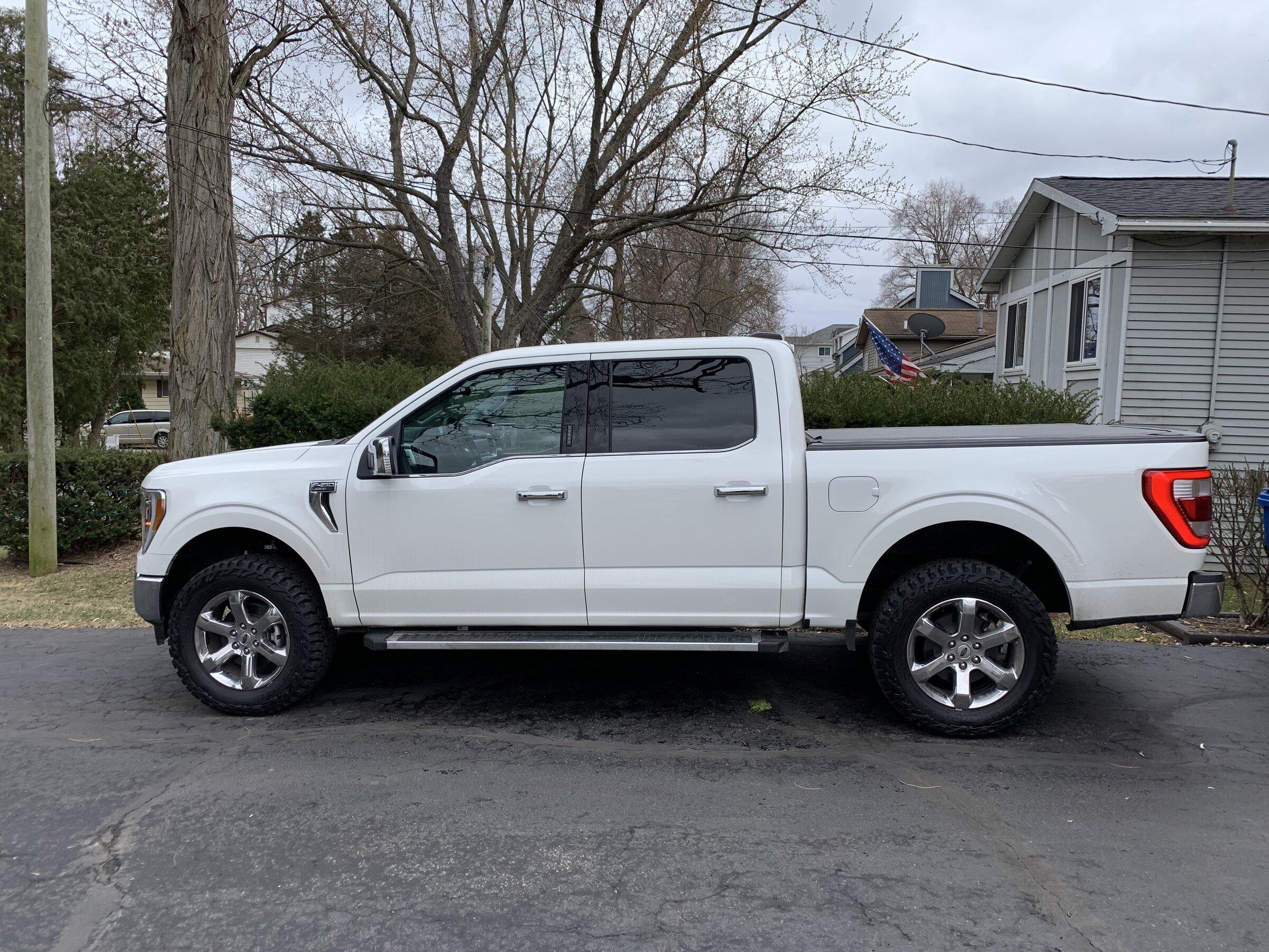 Ford F-150 Lightning Factory Wheels with Aftermarket Tire Thread 5ABF0F30-8368-4BEF-A27F-C73F27418F6C