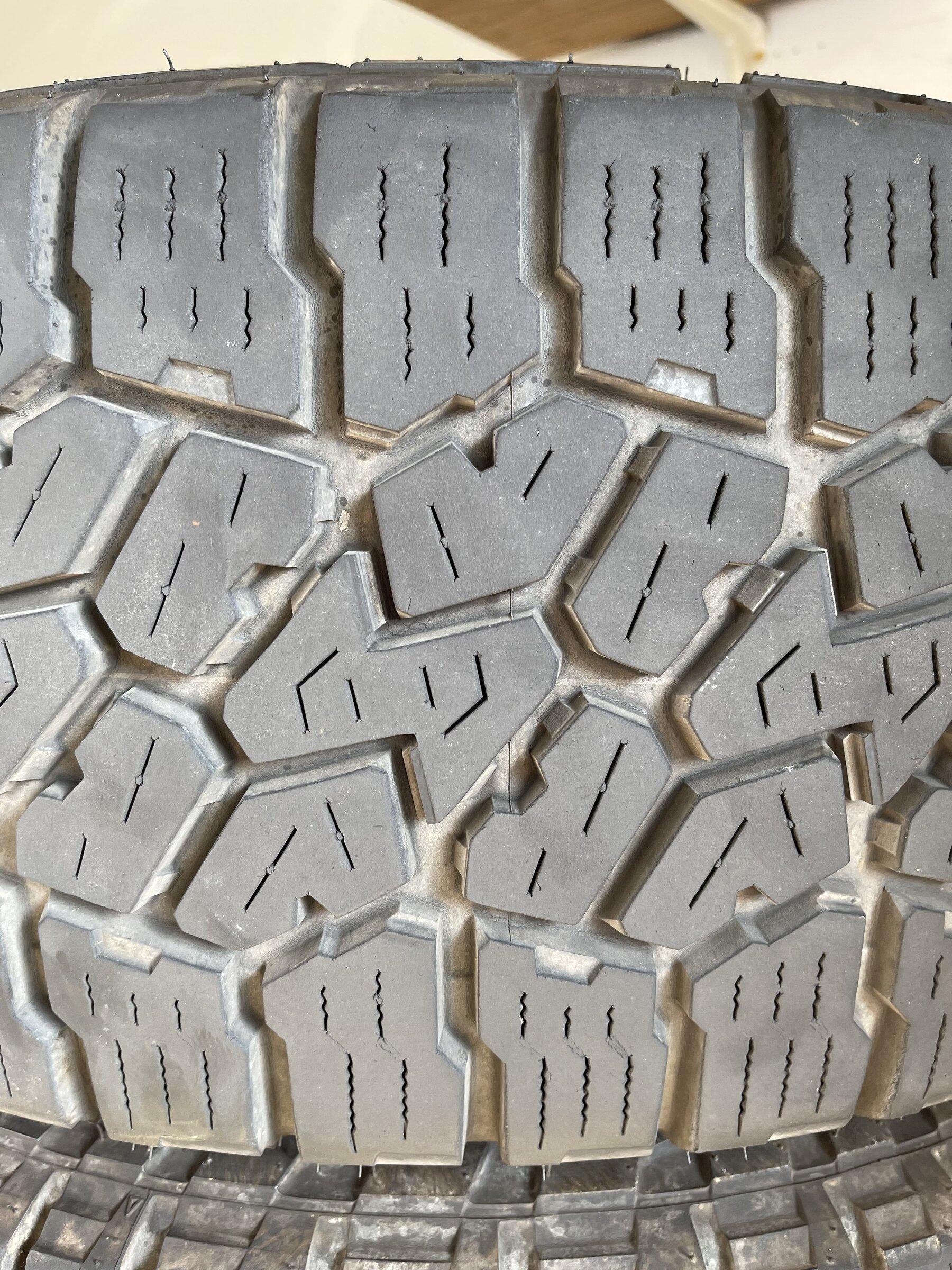 Ford F-150 Lightning FALKEN AT3W 295/60/R20 D6A29F1F-2197-4FFD-A76F-7F586DAE959D