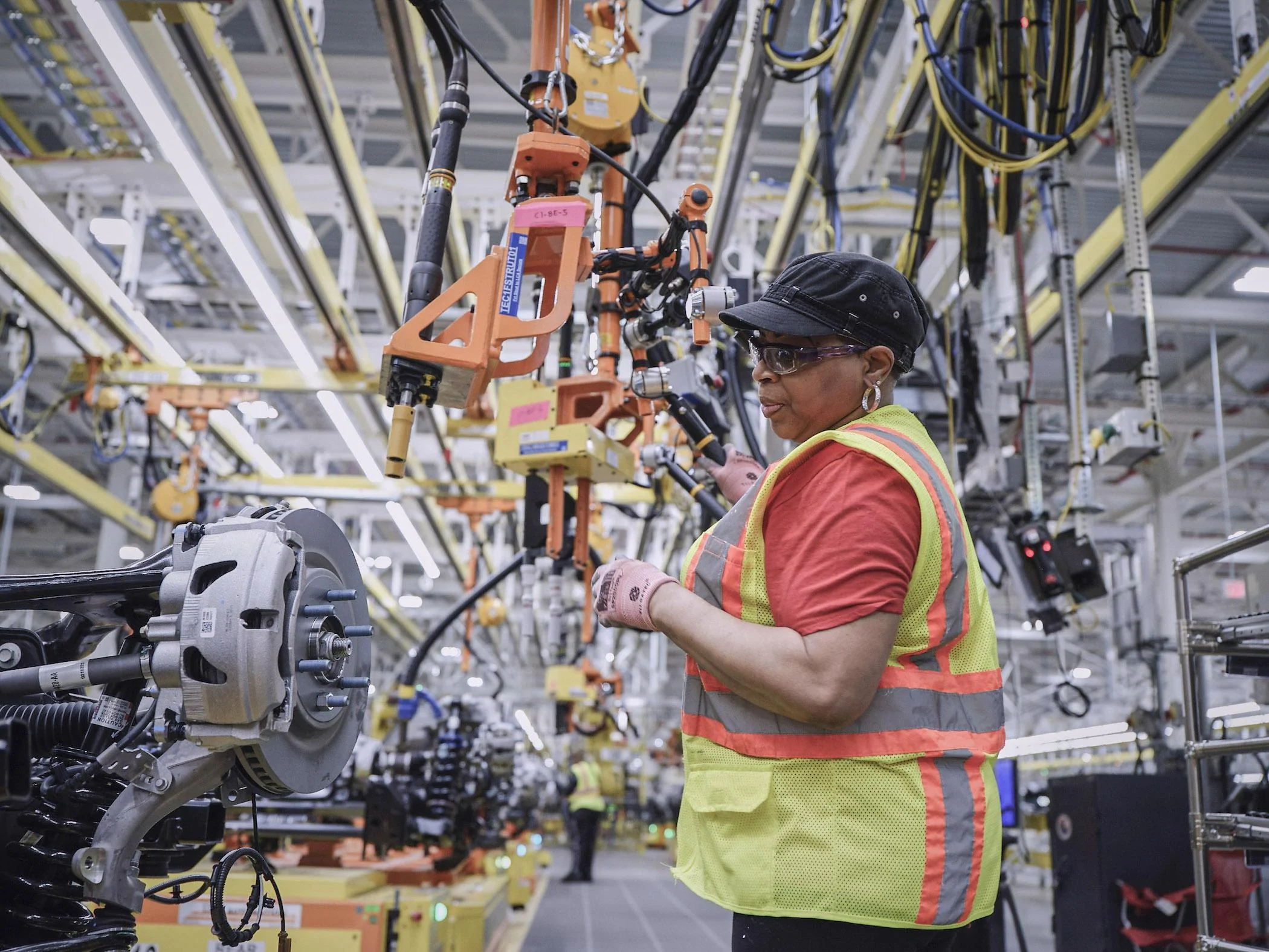 Ford F-150 Lightning 👷🏼♂️ Today Marks the Production Start For F-150 Lightning Trucks! -- Photos & Videos Rouge Electric Vehicle Center_01_ Deborah Attles