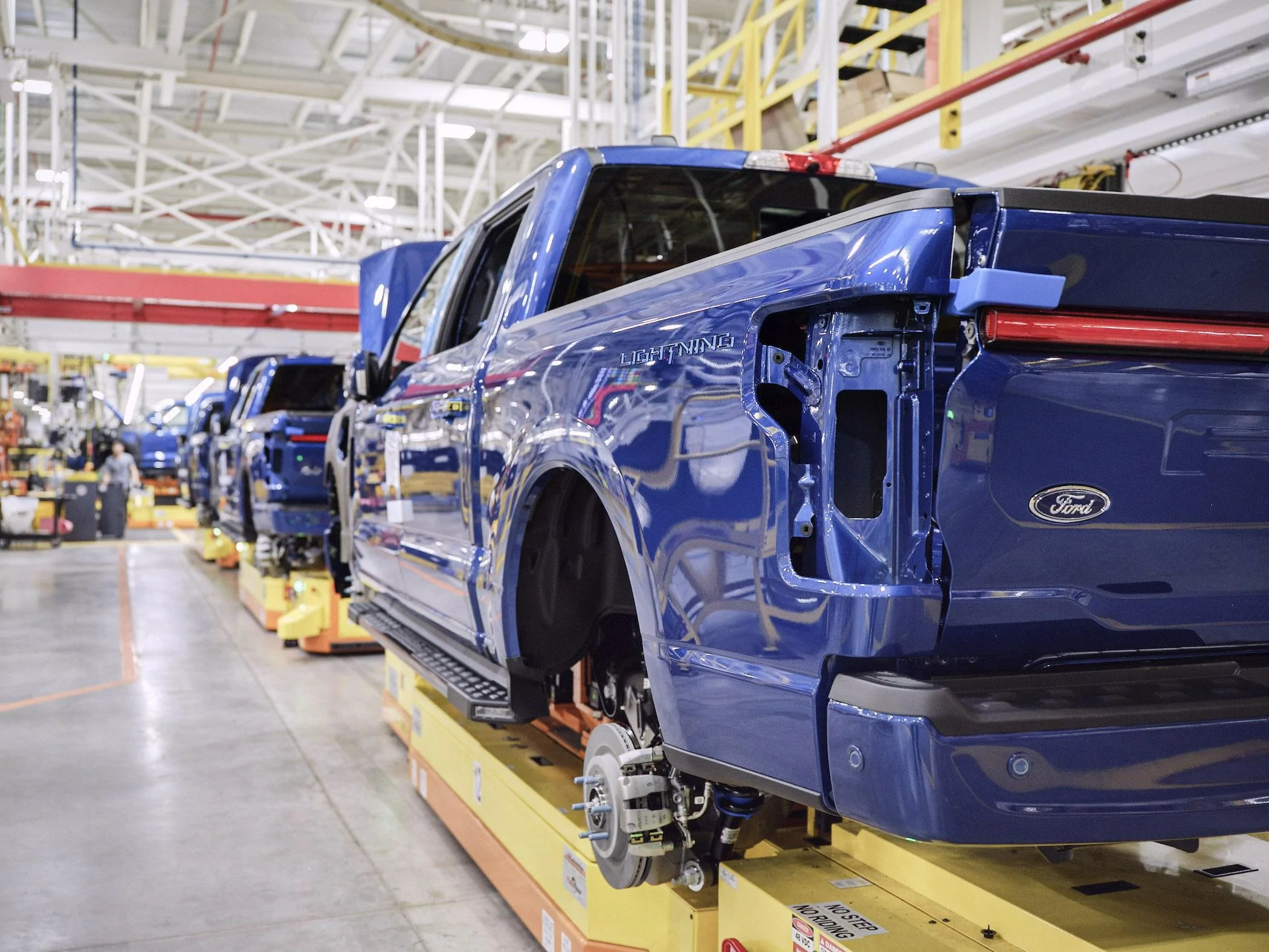 Ford F-150 Lightning 👷🏼♂️ Today Marks the Production Start For F-150 Lightning Trucks! -- Photos & Videos Rouge Electric Vehicle Center_02