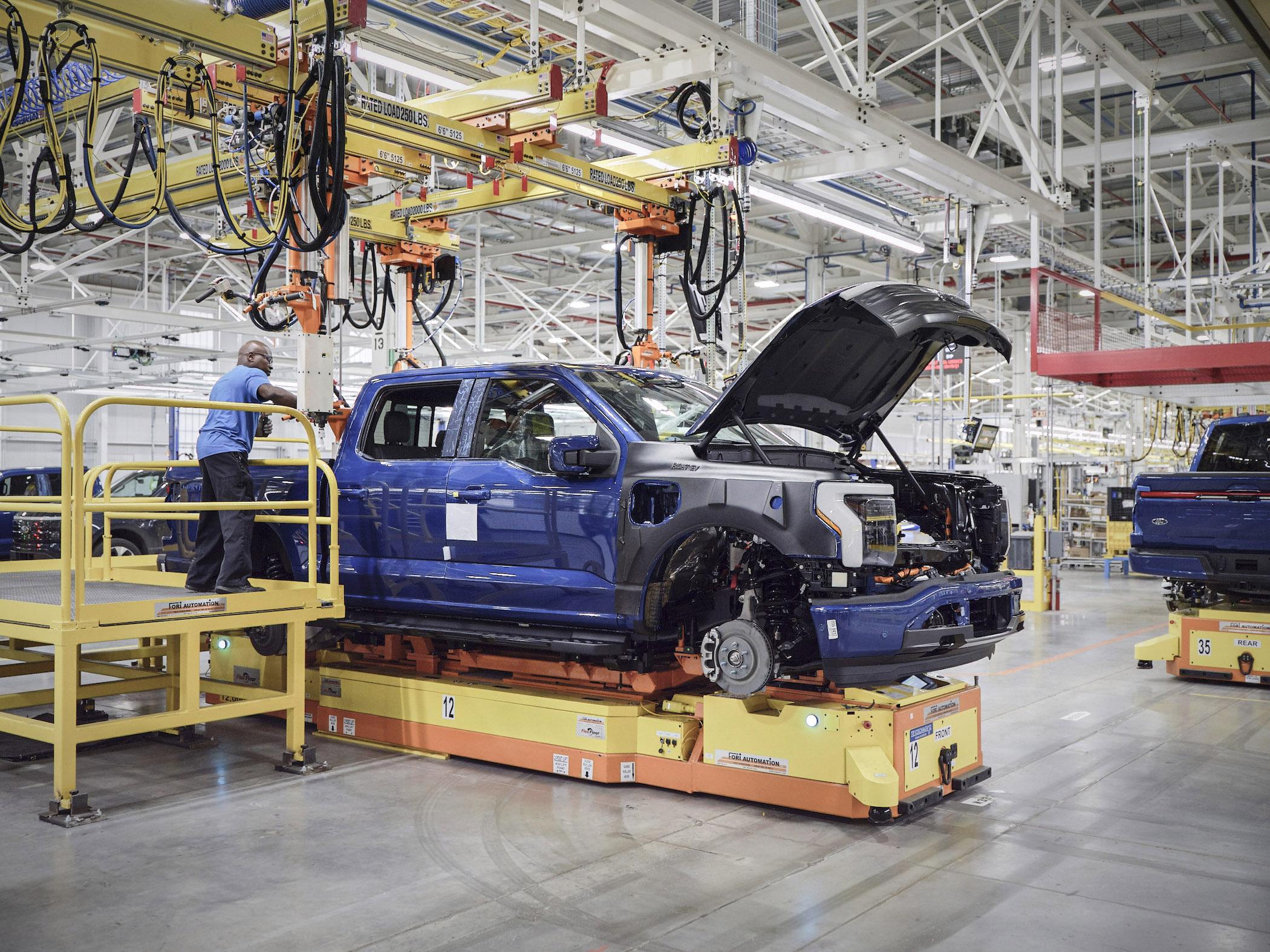 Ford F-150 Lightning 👷🏼♂️ Today Marks the Production Start For F-150 Lightning Trucks! -- Photos & Videos Rouge Electric Vehicle Center_04_ Darrlye Steele