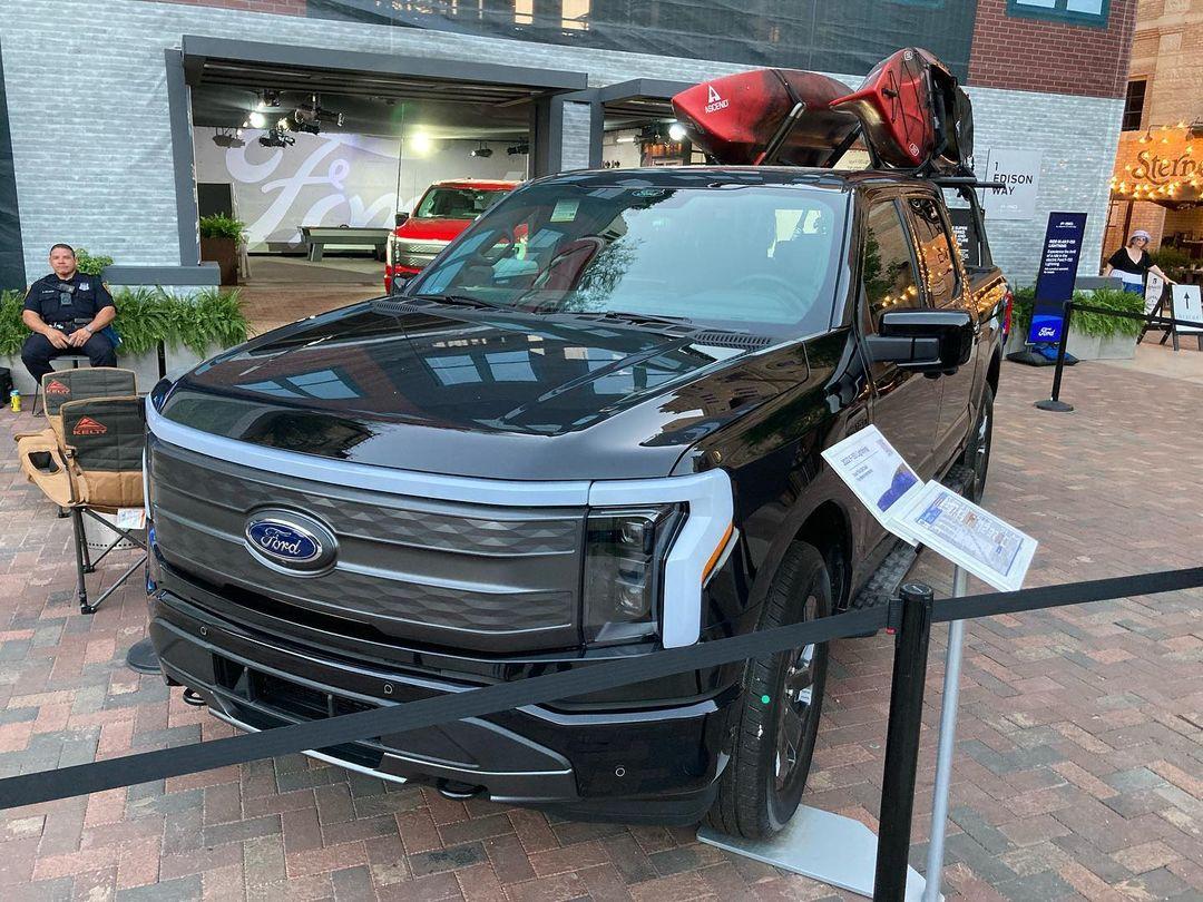 Ford F-150 Lightning AGATE BLACK F-150 Lightning Photos & Club Agate Black F150 Lightning EV Pickup 1
