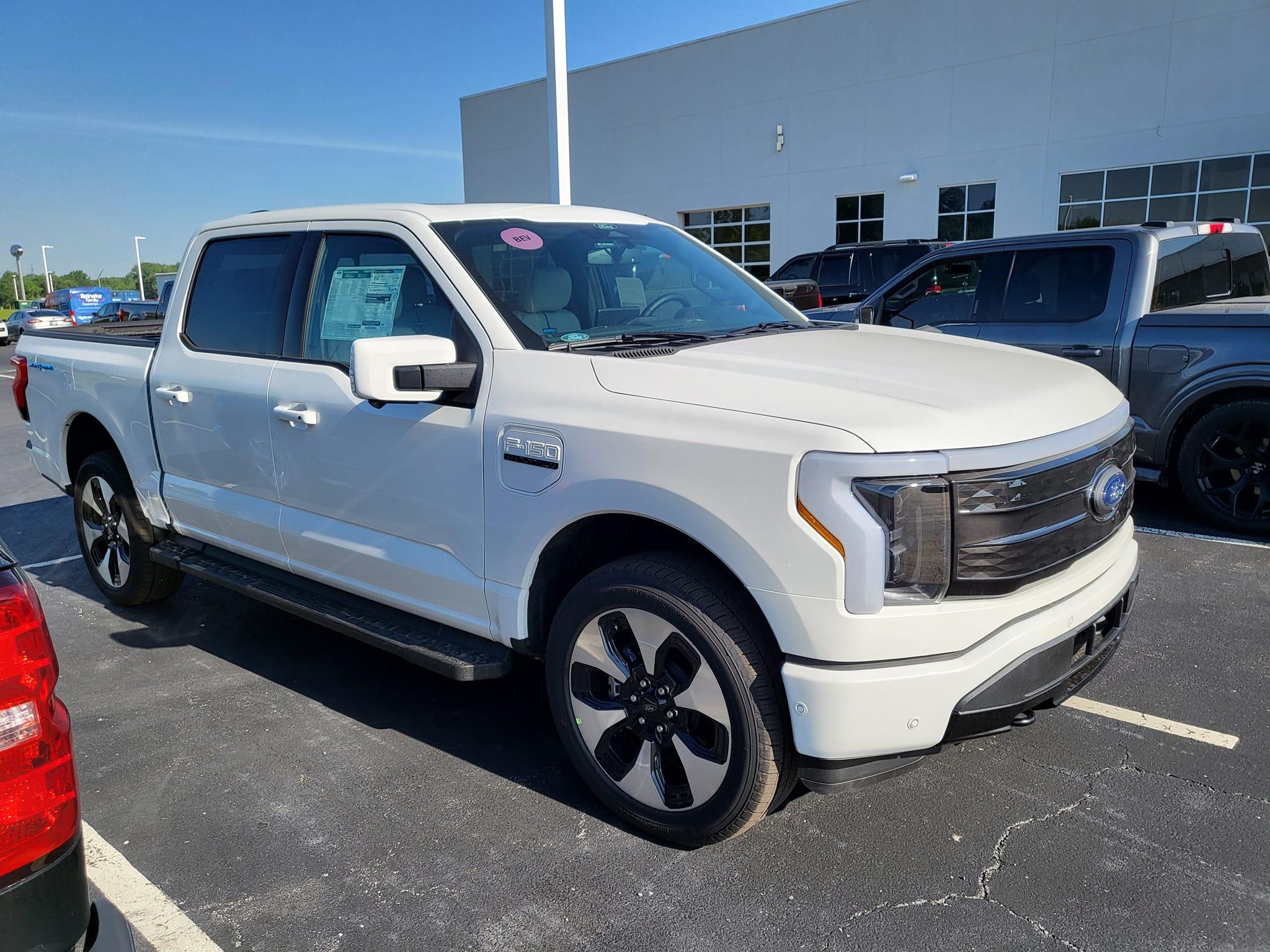 Ford F-150 Lightning STAR WHITE F-150 Lightning Photos & Club 285199729_10223801863100655_439925593349587536_n