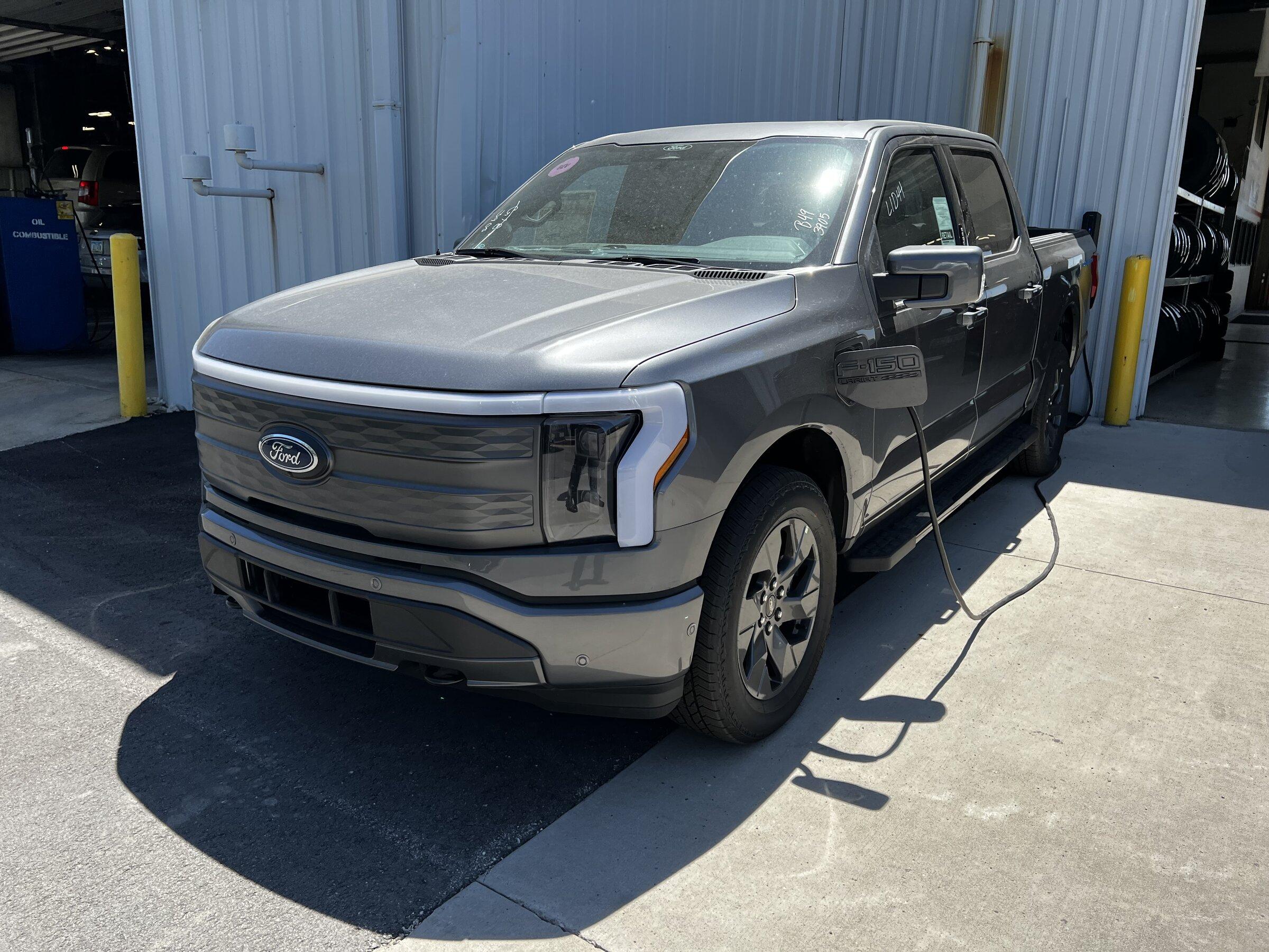 Ford F-150 Lightning CARBONIZED GRAY F-150 Lightning Photos & Club 5C783FC7-43EF-4BE5-ACAC-9995789A88BE