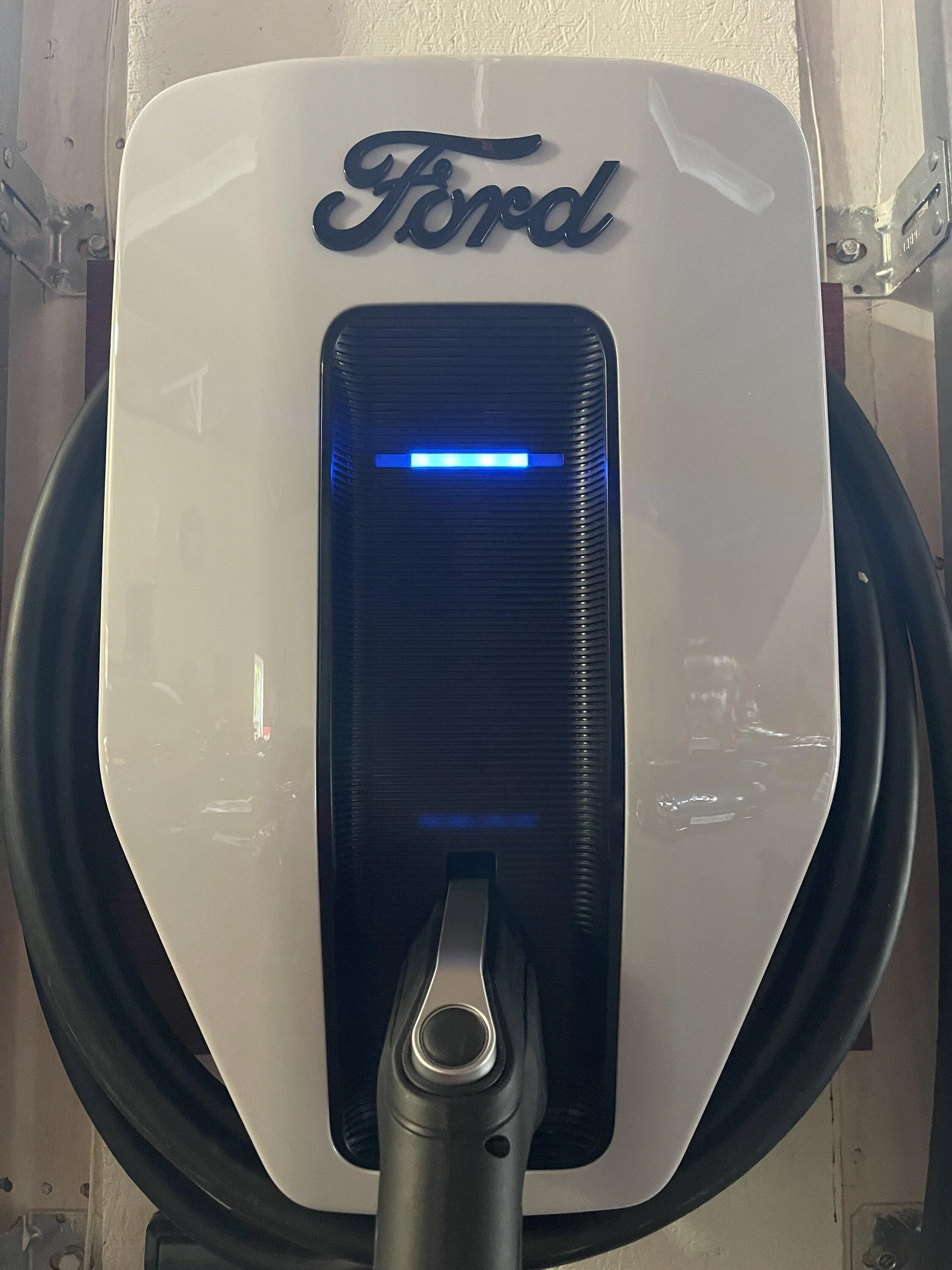 Ford F-150 Lightning Ford Charge Station Pro Unboxing and Install Guide 5107BAE3-8B10-41A8-81B8-2F8CB94F6D46