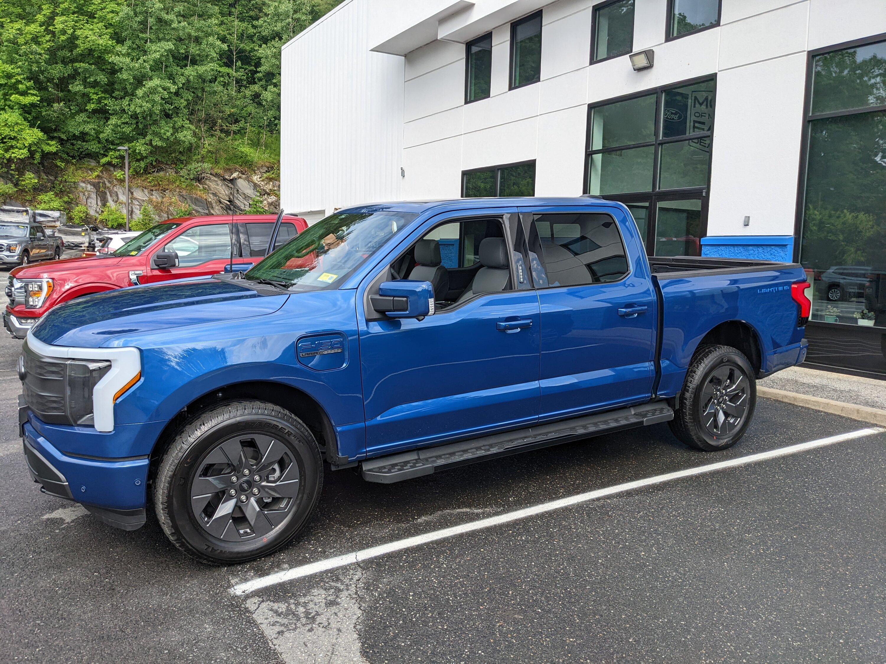 Ford F-150 Lightning ✅ 5/2 Lightning Build Week Group PXL_20220702_130852473