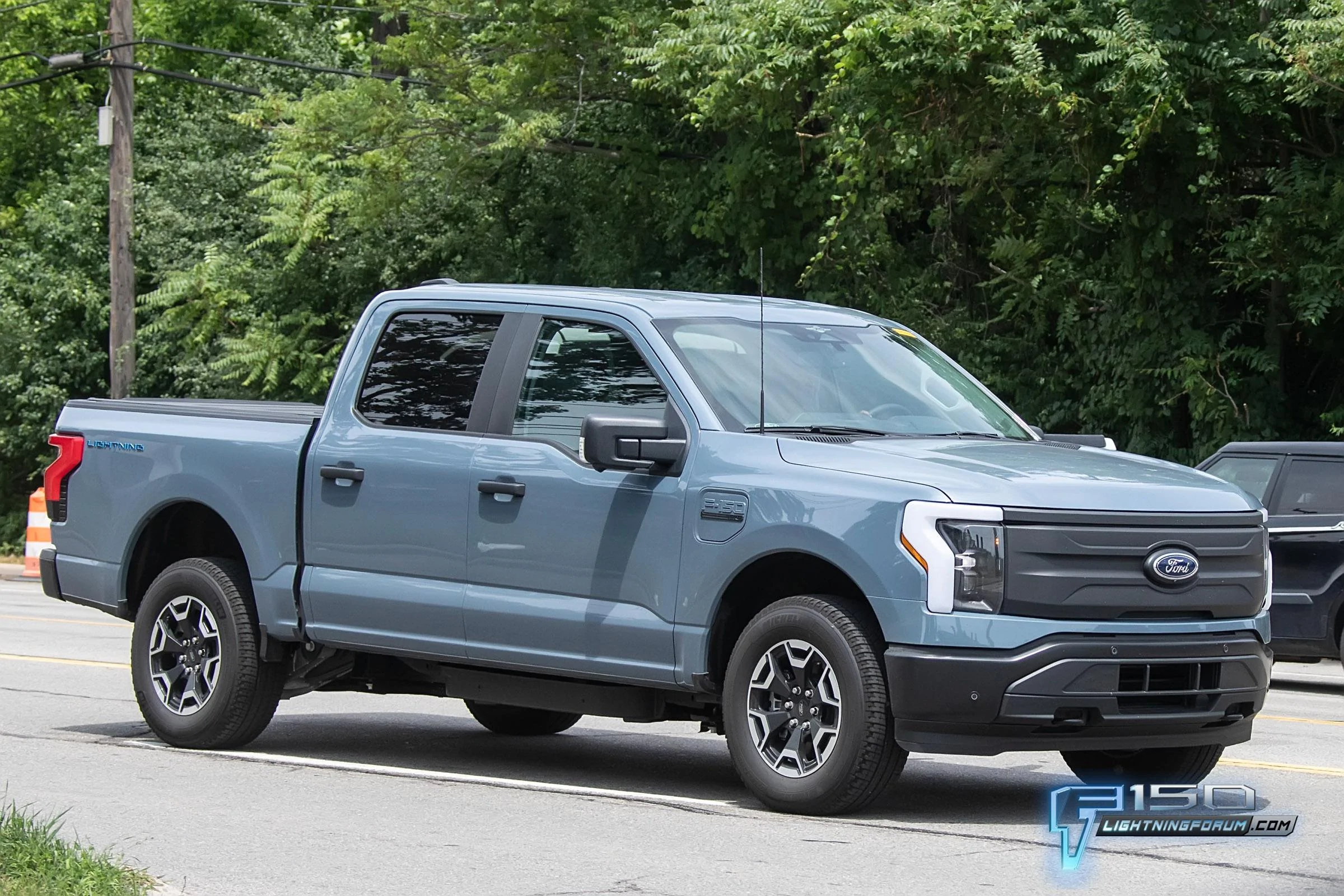 Ford F-150 Lightning Area 51 Color Spotted! Likely For 2023 F-150 Lightning F-150LightningPro.Ar51.g02.KGP