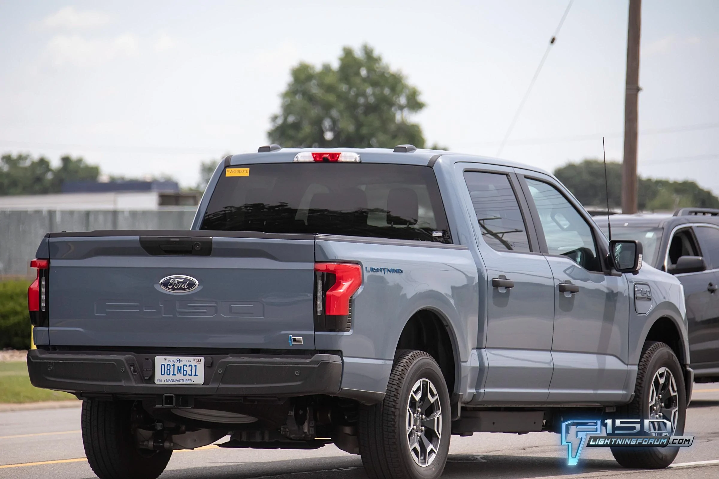 Ford F-150 Lightning Area 51 Color Spotted! Likely For 2023 F-150 Lightning F-150LightningPro.Ar51.g05.KGP
