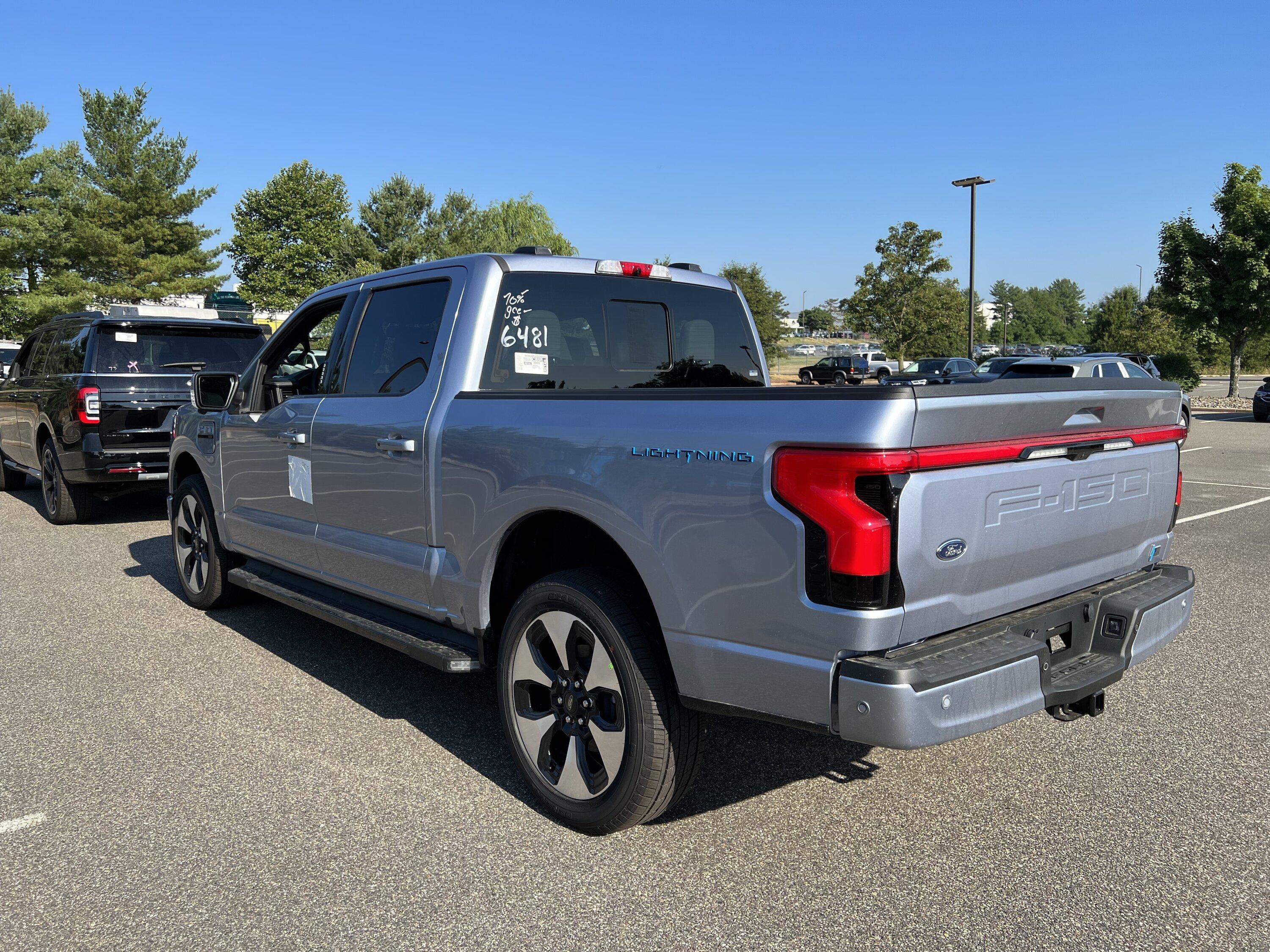 Ford F-150 Lightning ✅  6/13 Lightning Build Week Group IMG_3564
