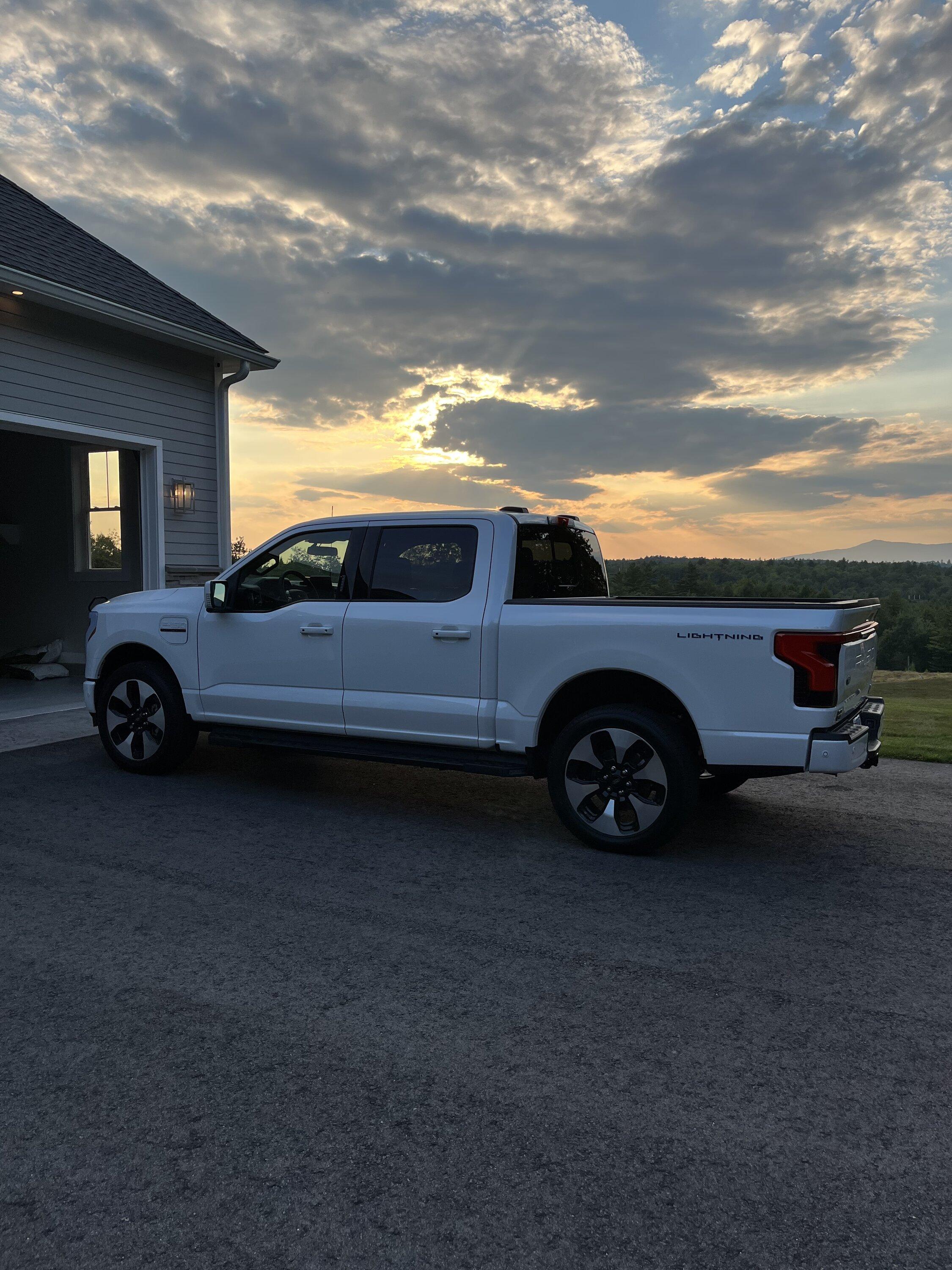 Ford F-150 Lightning ✅ 5/9 Lightning Build Week Group 56DE2FD2-AF13-4D26-BB3B-954707C14E7C