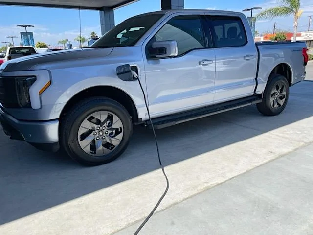 Ford F-150 Lightning ✅  6/13 Lightning Build Week Group IMG_9300