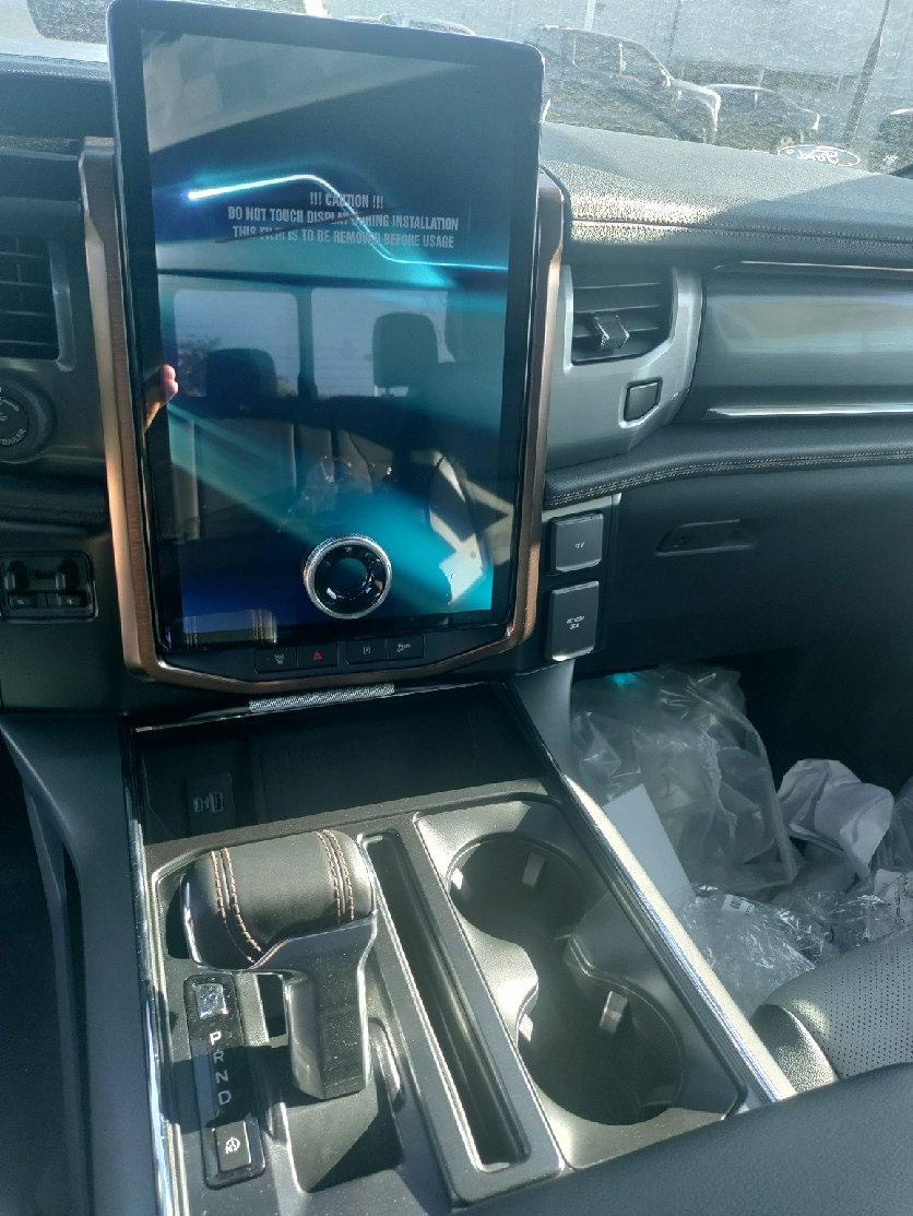 Ford F-150 Lightning ✅ 6/6 Lightning Build Week Group AAB32EF1-8A3C-4CD1-9CA1-E920CD4499A6