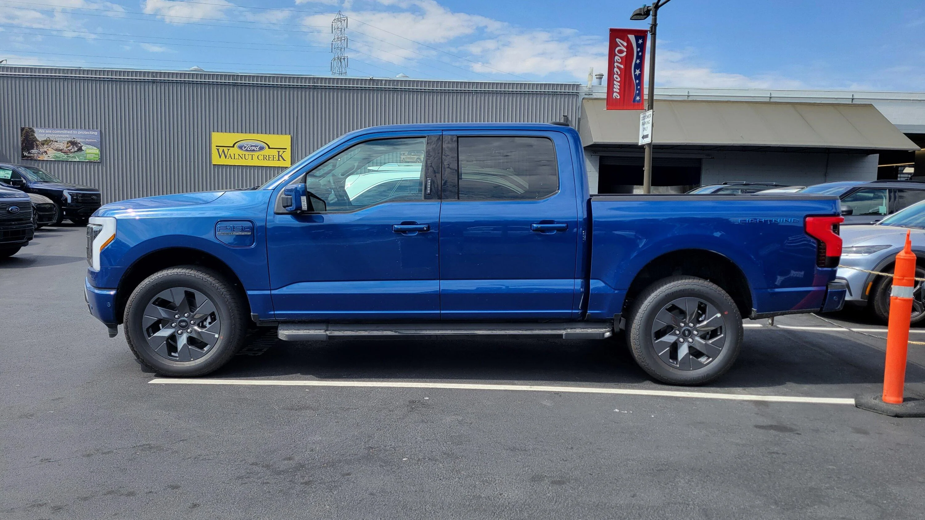 Ford F-150 Lightning readylift level, stock wheels? 20220728_155022