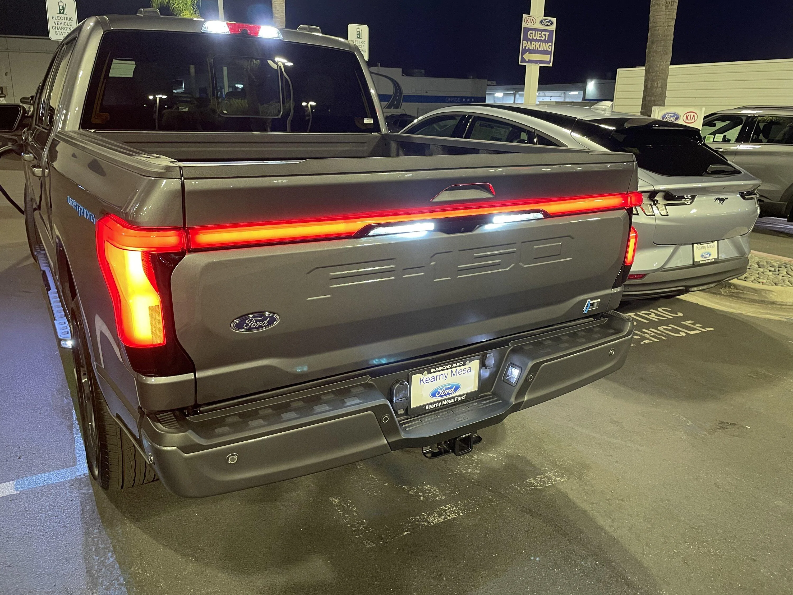 Ford F-150 Lightning ✅ 5/2 Lightning Build Week Group D3D6686A-3010-44C8-98E3-A05B99A8CFAF