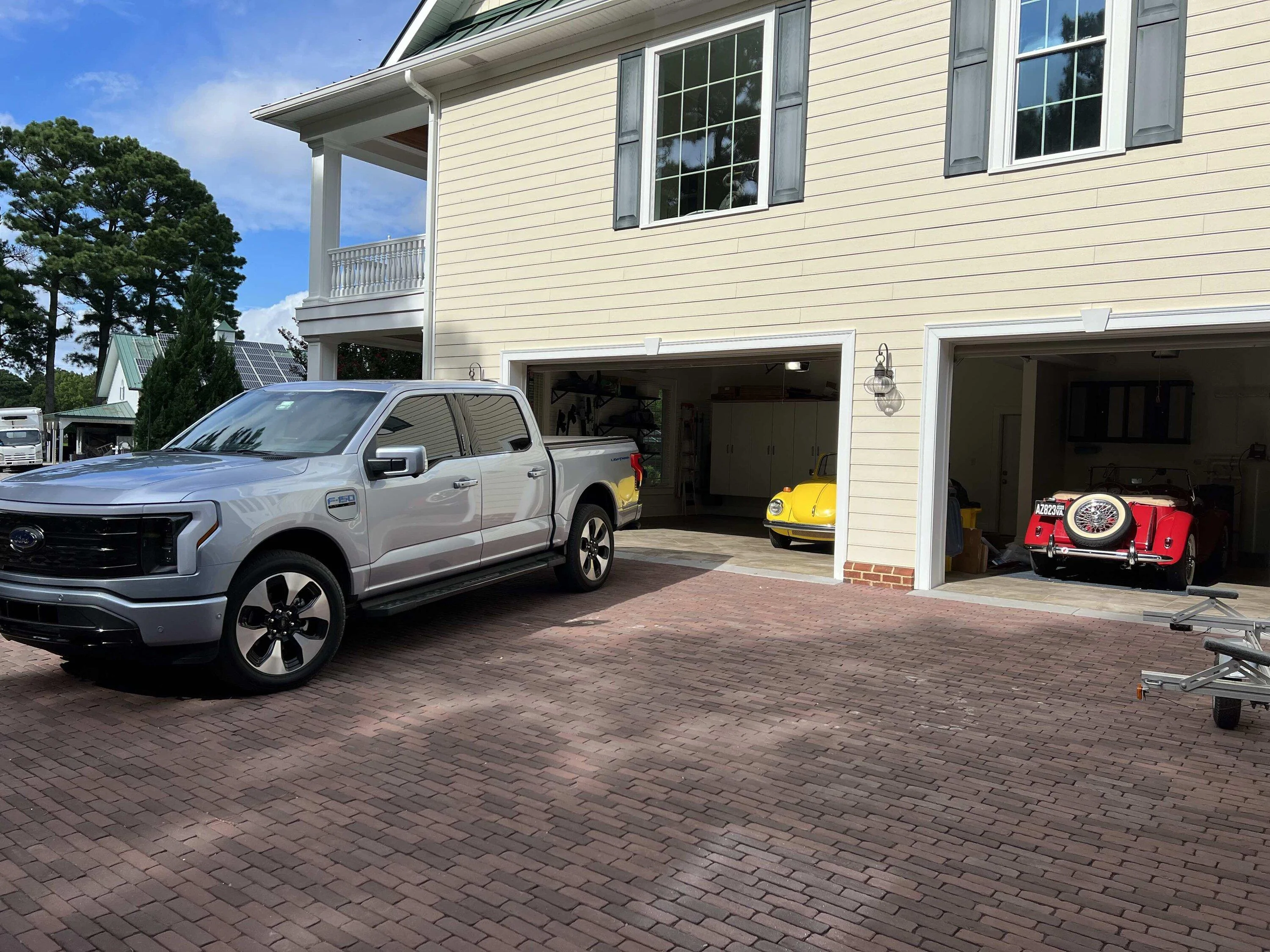 Ford F-150 Lightning 🙋‍♂️ What Did You Do To Your Lightning Today? Full truck with bug & MG