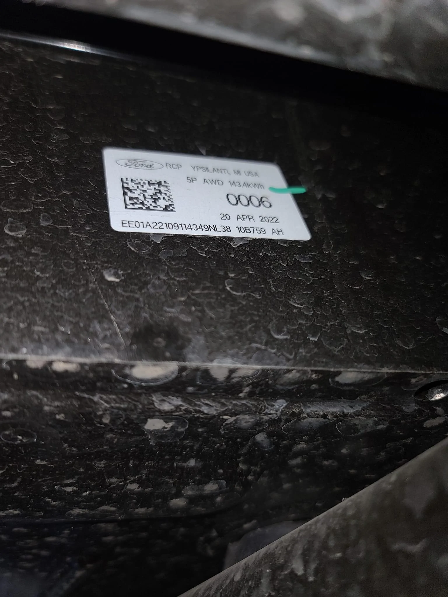 Ford F-150 Lightning 2022 Lightning Extended Range (ER) battery real capacity (not usable) = 143.4kWh and Standard Range (SR) = 107.6kWh 8C615C1F-604C-439A-88BD-9A411572E30A