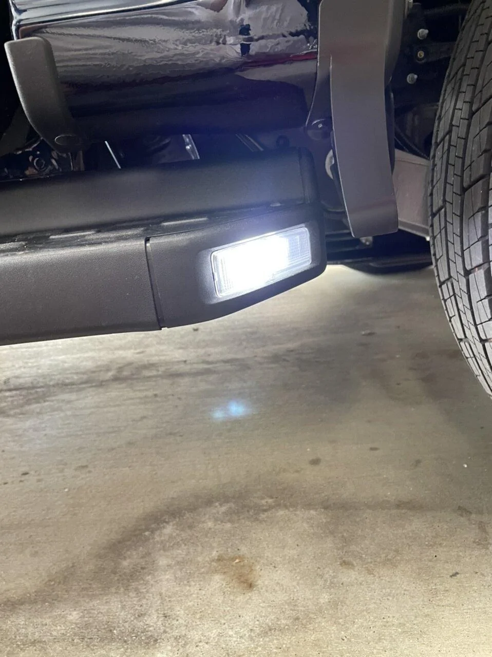 Ford F-150 Lightning No light on running board, post-delivery 5