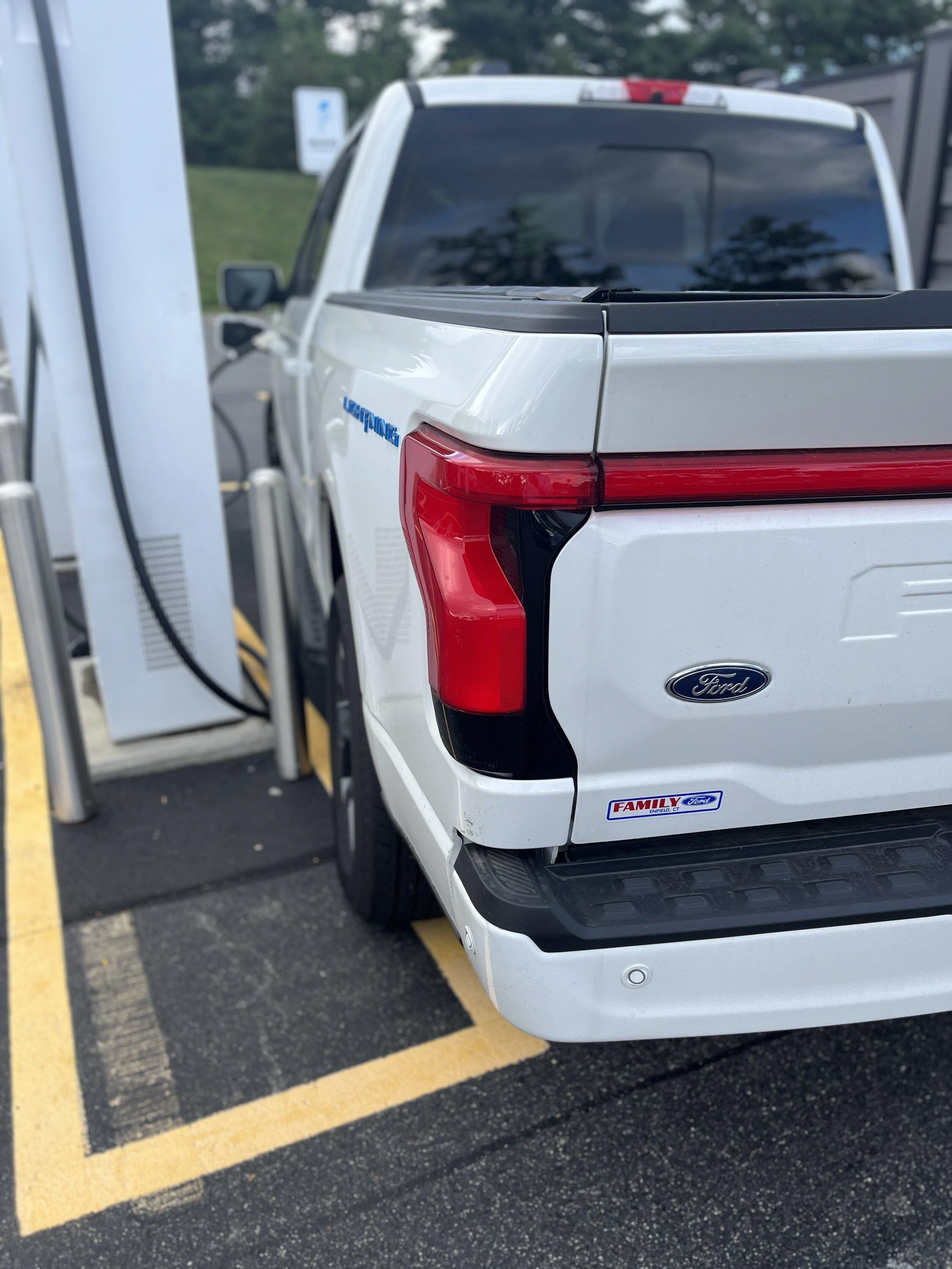 Ford F-150 Lightning Fitting in a charging station meant for a car 😖 56A3454D-5F05-457B-A468-AFDCAD1FFCA3