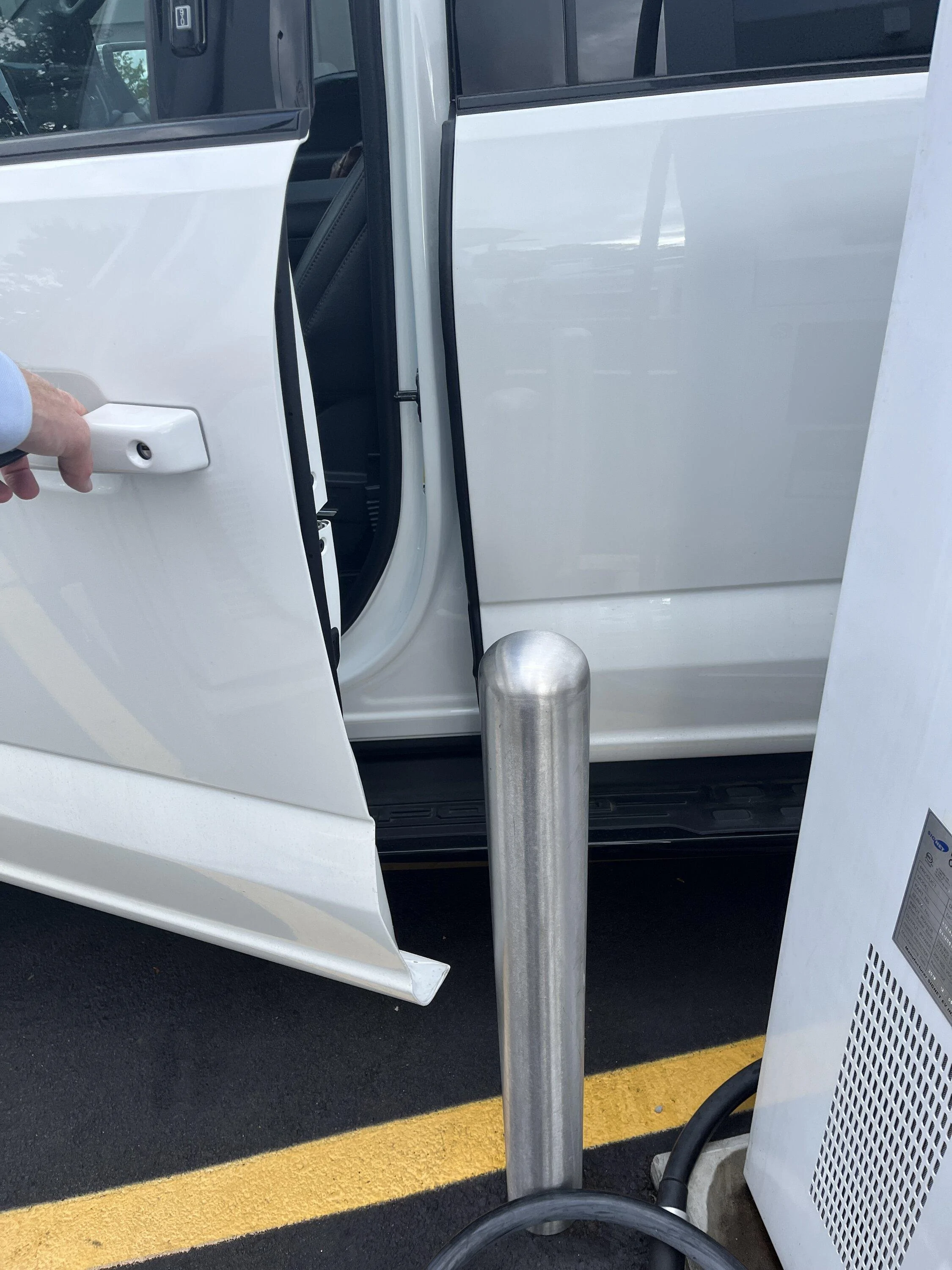 Ford F-150 Lightning Fitting in a charging station meant for a car 😖 2CB6CD68-9859-46D3-8E57-CD43ECD4517C