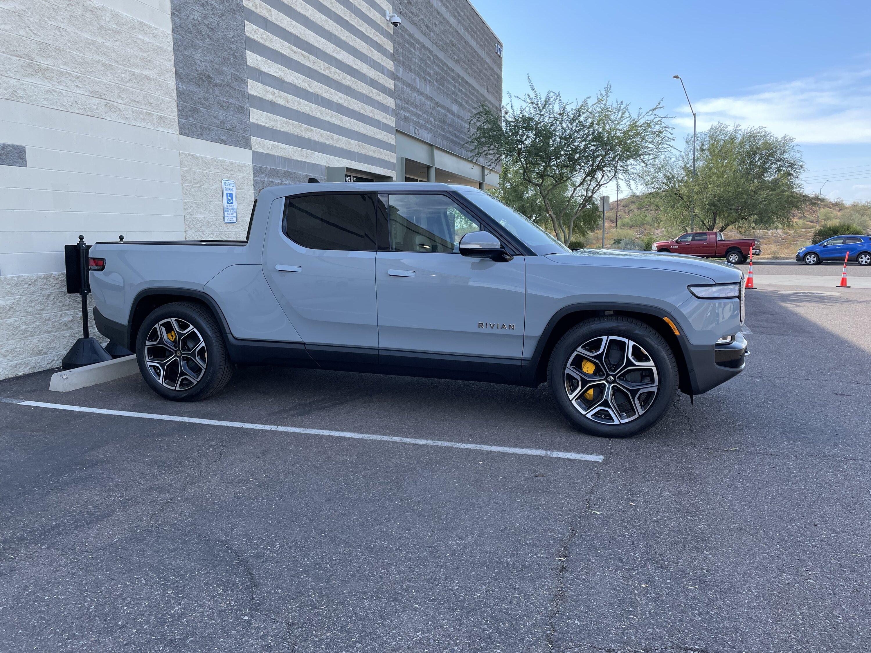 Ford F-150 Lightning ✅ 7/11/22 Lightning Build Week Group tempImagecMCRf