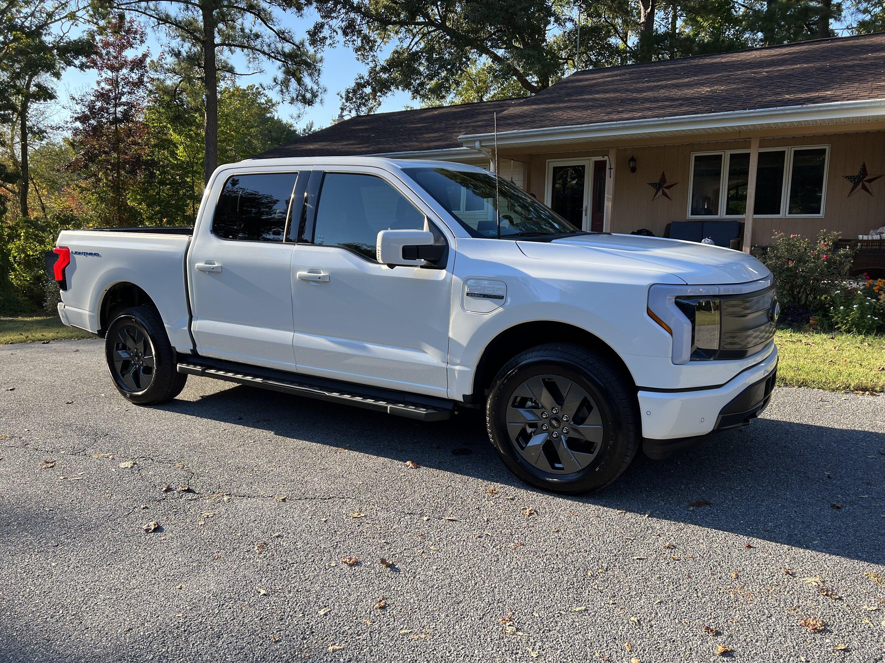 Ford F-150 Lightning ✅ 8/15/22 Lightning Build Week Group 22EBFD13-B88A-4774-9752-B7ADC2D96FFD