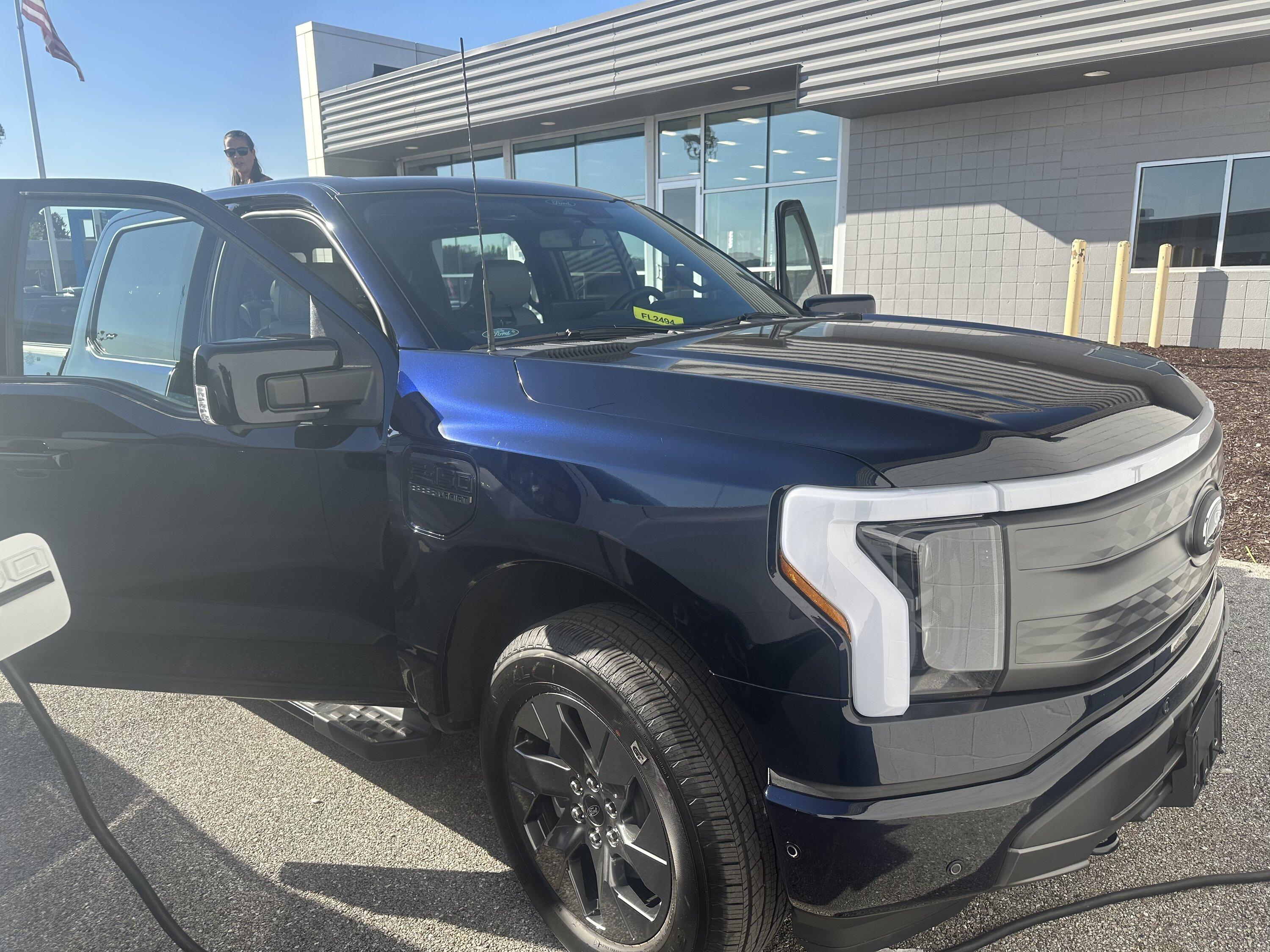 Ford F-150 Lightning ✅ 9/05 Lightning Build Week Group 84AFEA78-638B-4298-AE99-975127F0F716
