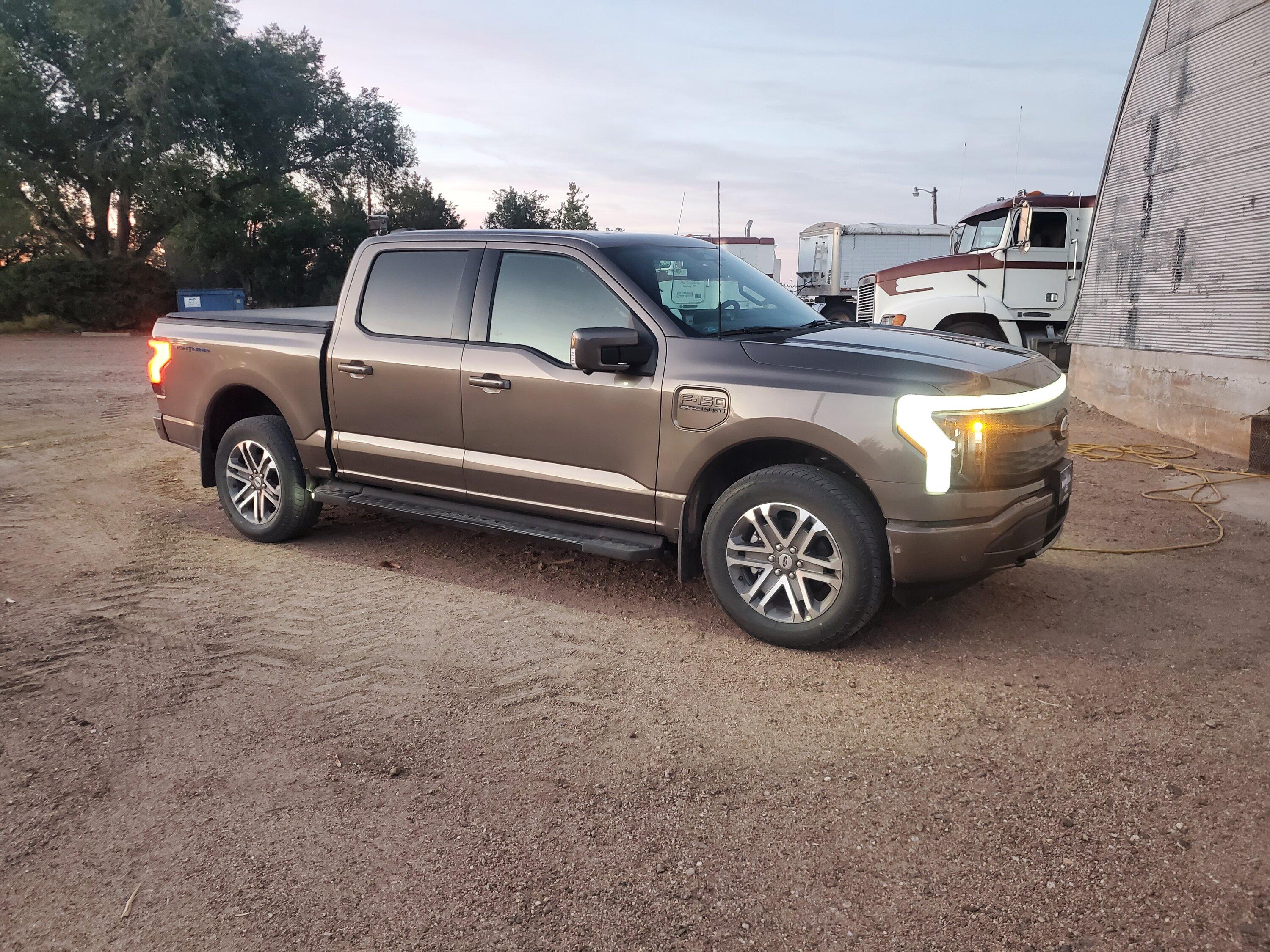 Ford F-150 Lightning Changed to Tremor 18" wheels 20221009_183350