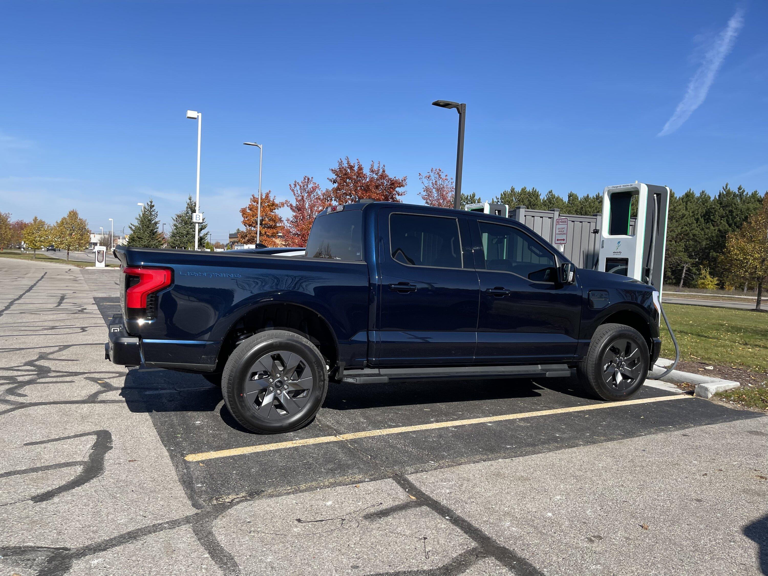 Ford F-150 Lightning ✅ 9/19 Lightning Build Week Group 20C76C91-40F6-4E4E-A94A-3E6BAC788F34