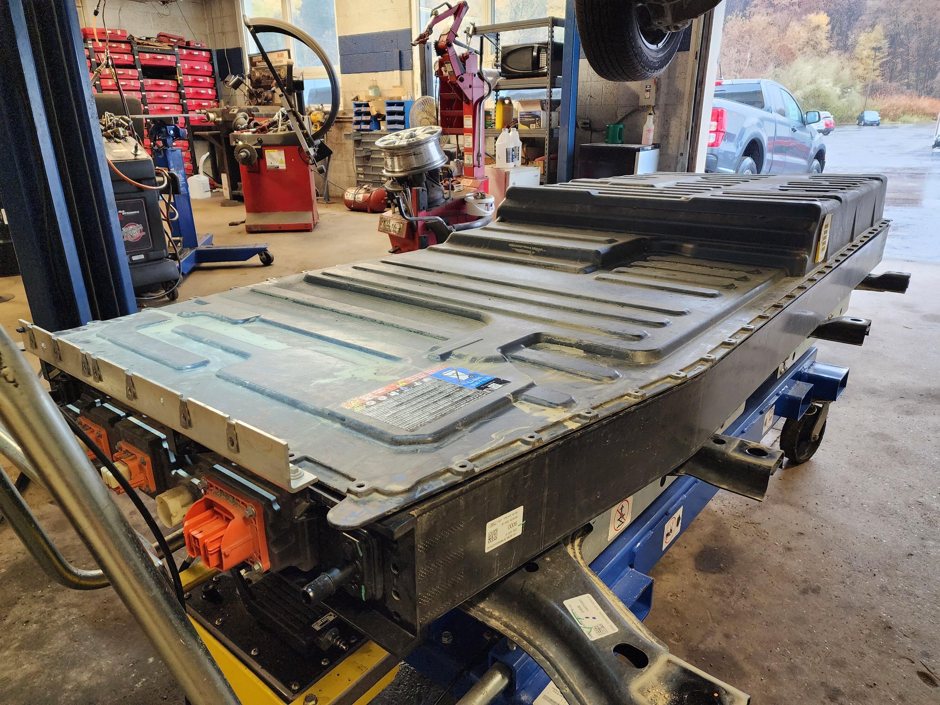 Ford F-150 Lightning HVB high voltage battery contactor stuck and Lightning went into protect mode 20221026_131351