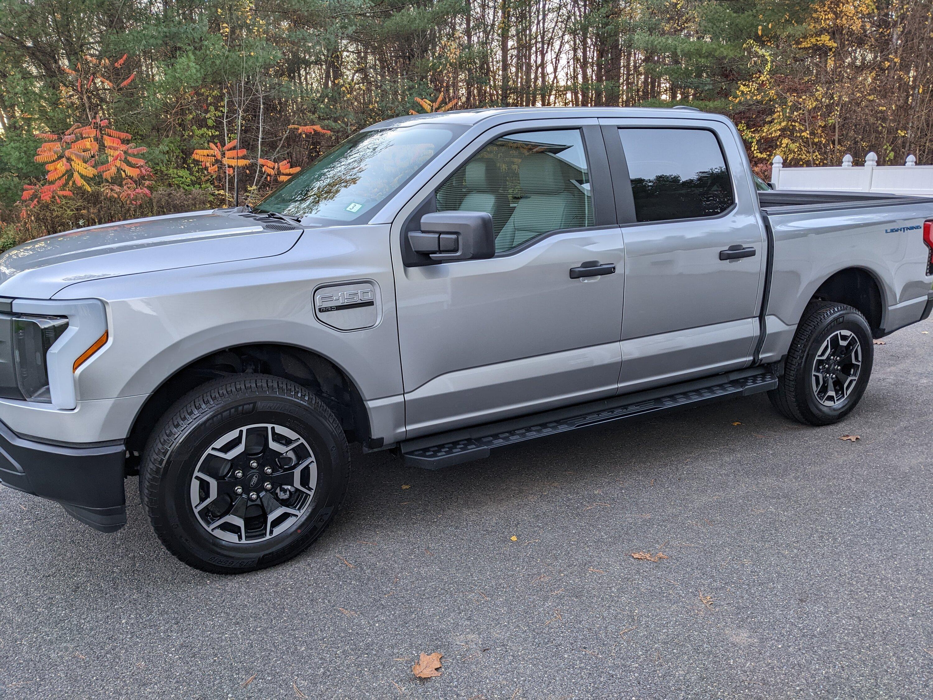 Ford F-150 Lightning ✅ 7/11/22 Lightning Build Week Group PXL_20221027_214357080