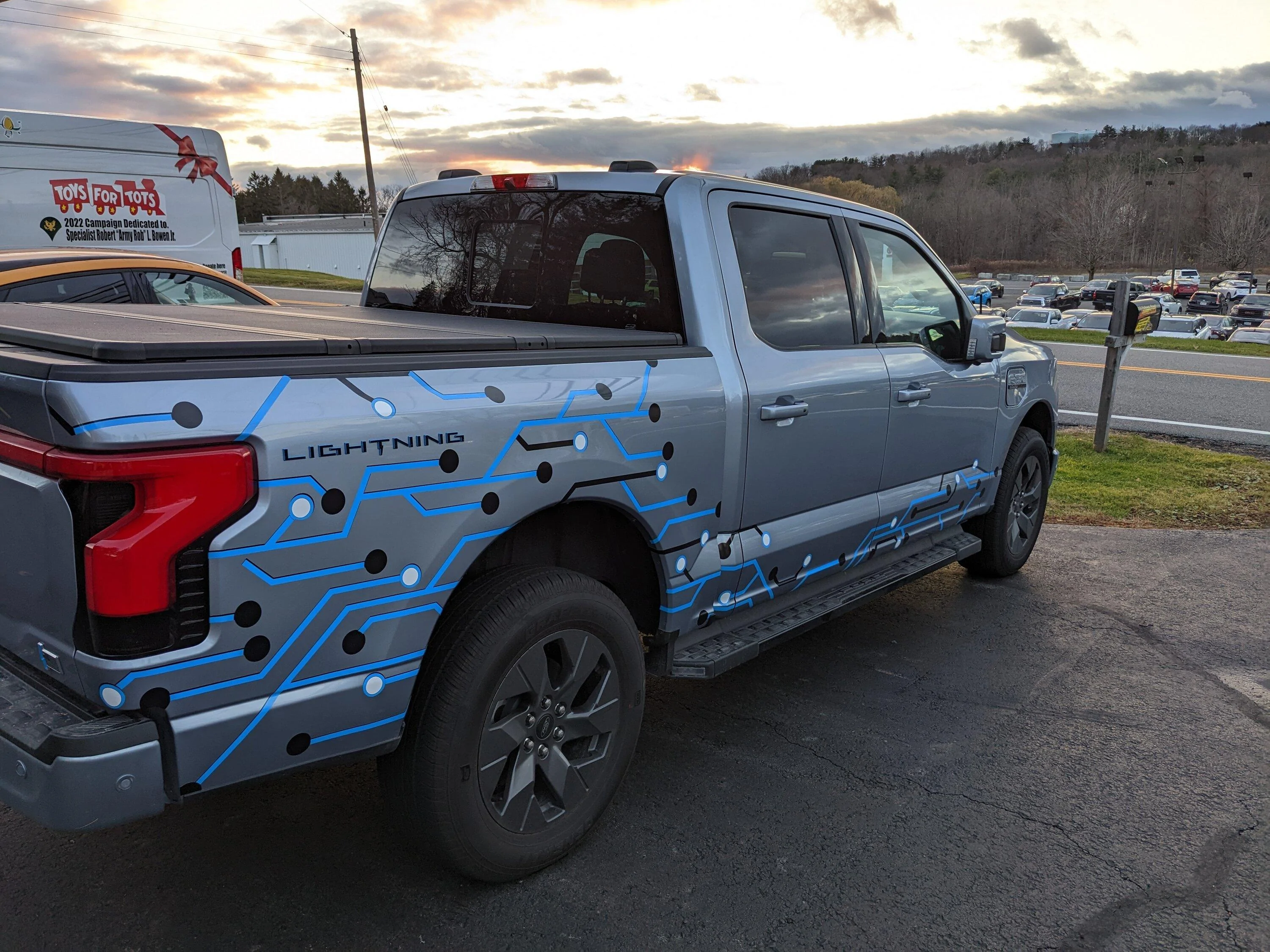 Ford F-150 Lightning More Electric Lightning PXL_20221117_212146059
