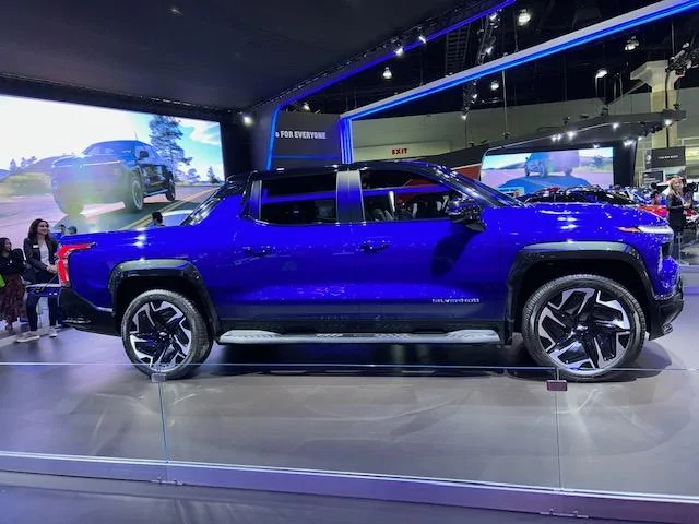 Ford F-150 Lightning 40k Silverado EV WT pricing LMFAO 🤣🤣🤣 IMG_9798