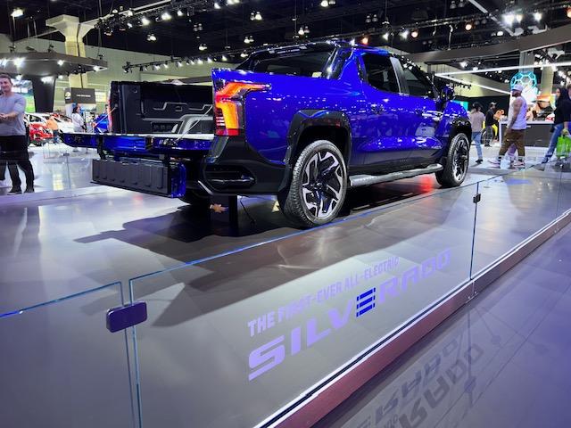 Ford F-150 Lightning 40k Silverado EV WT pricing LMFAO 🤣🤣🤣 IMG_9800.JPG