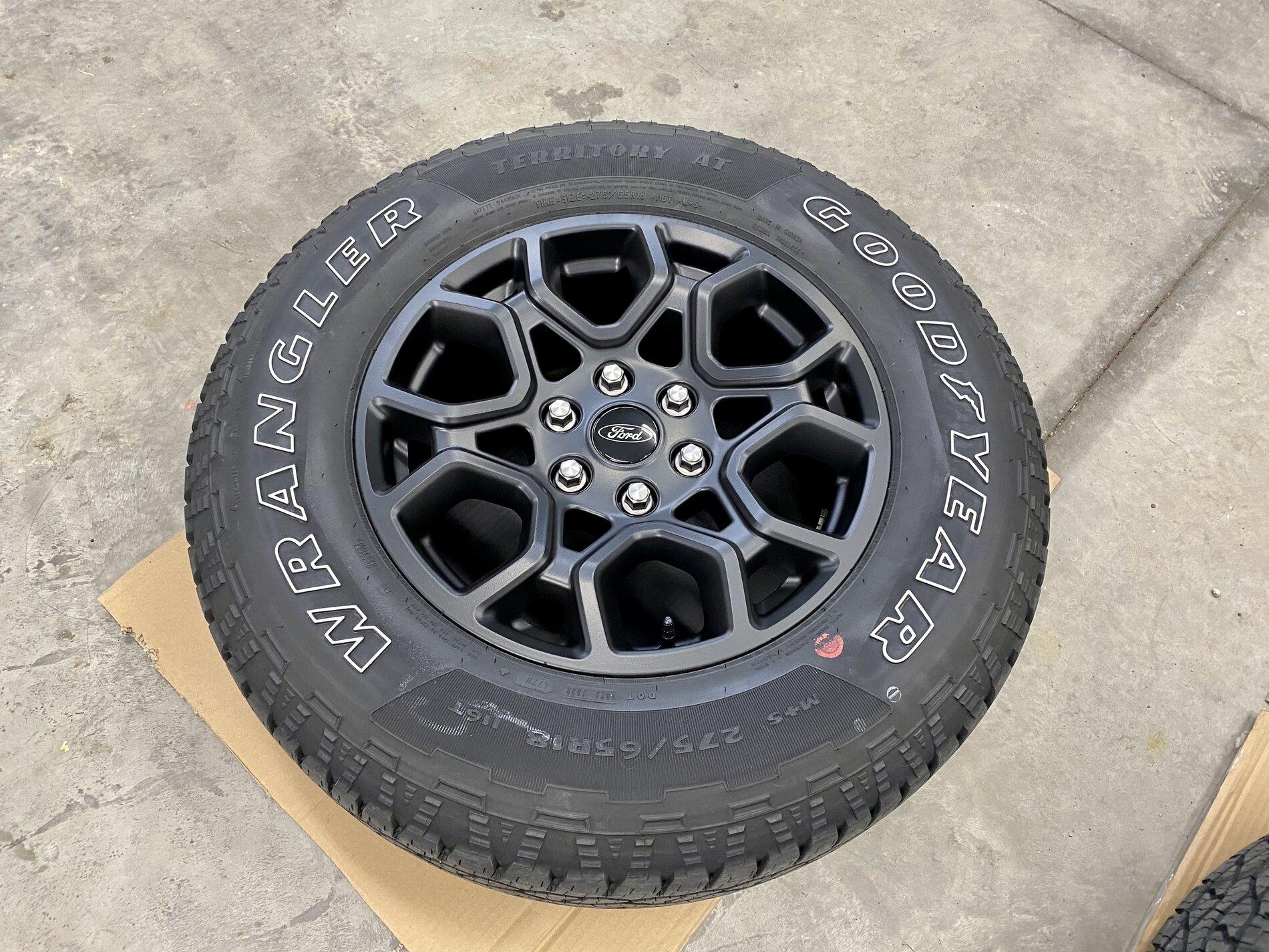 Ford F-150 Lightning Stock Wheel Offset: +44 mm / Size: 18x8.5 FA2BC1DF-5FA8-40AB-917F-5DF34FF5211F