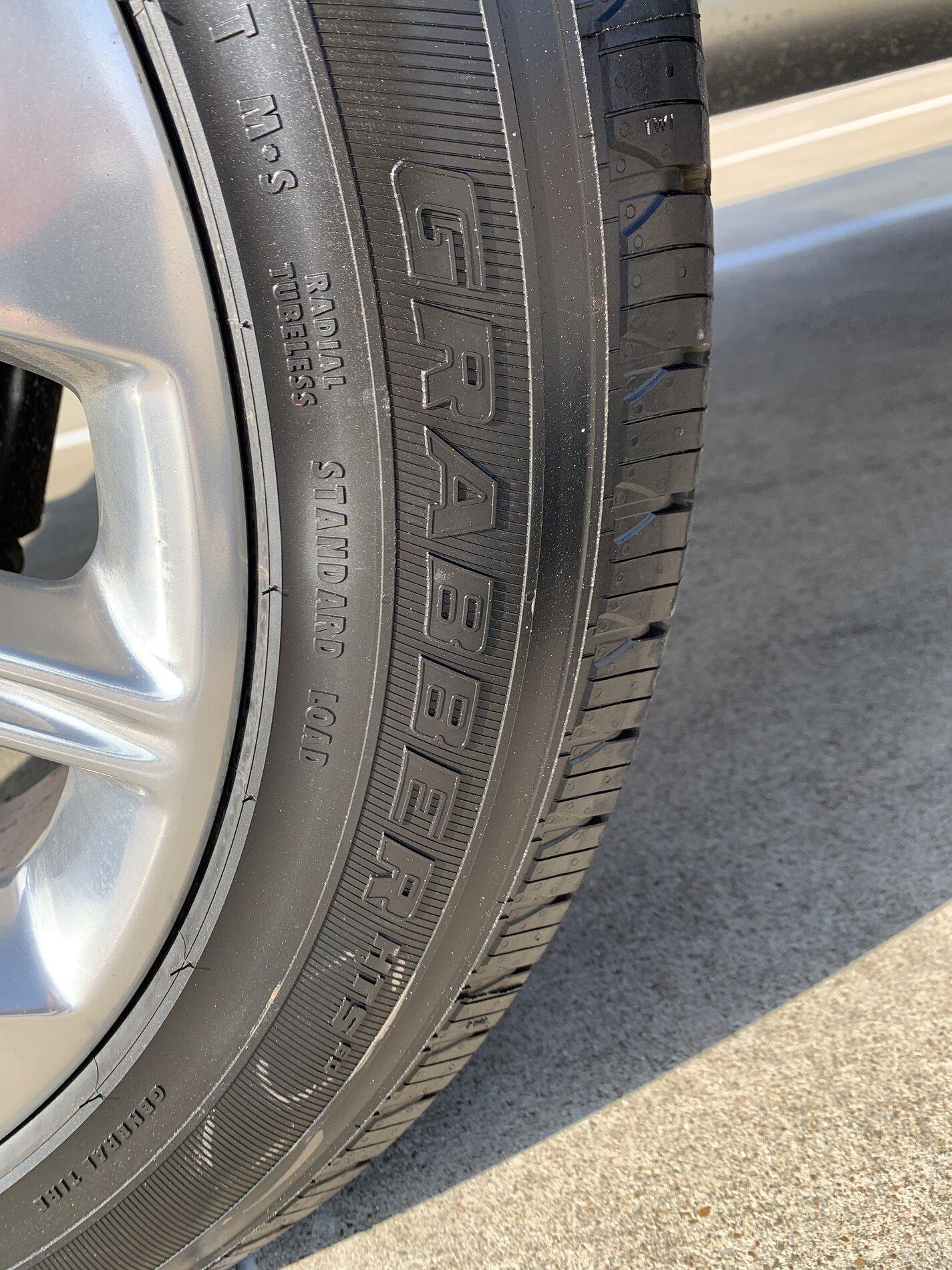 Ford F-150 Lightning What brand and model tire comes on the Limited? 88417D27-AE78-4DEC-AED2-025918EDA30F