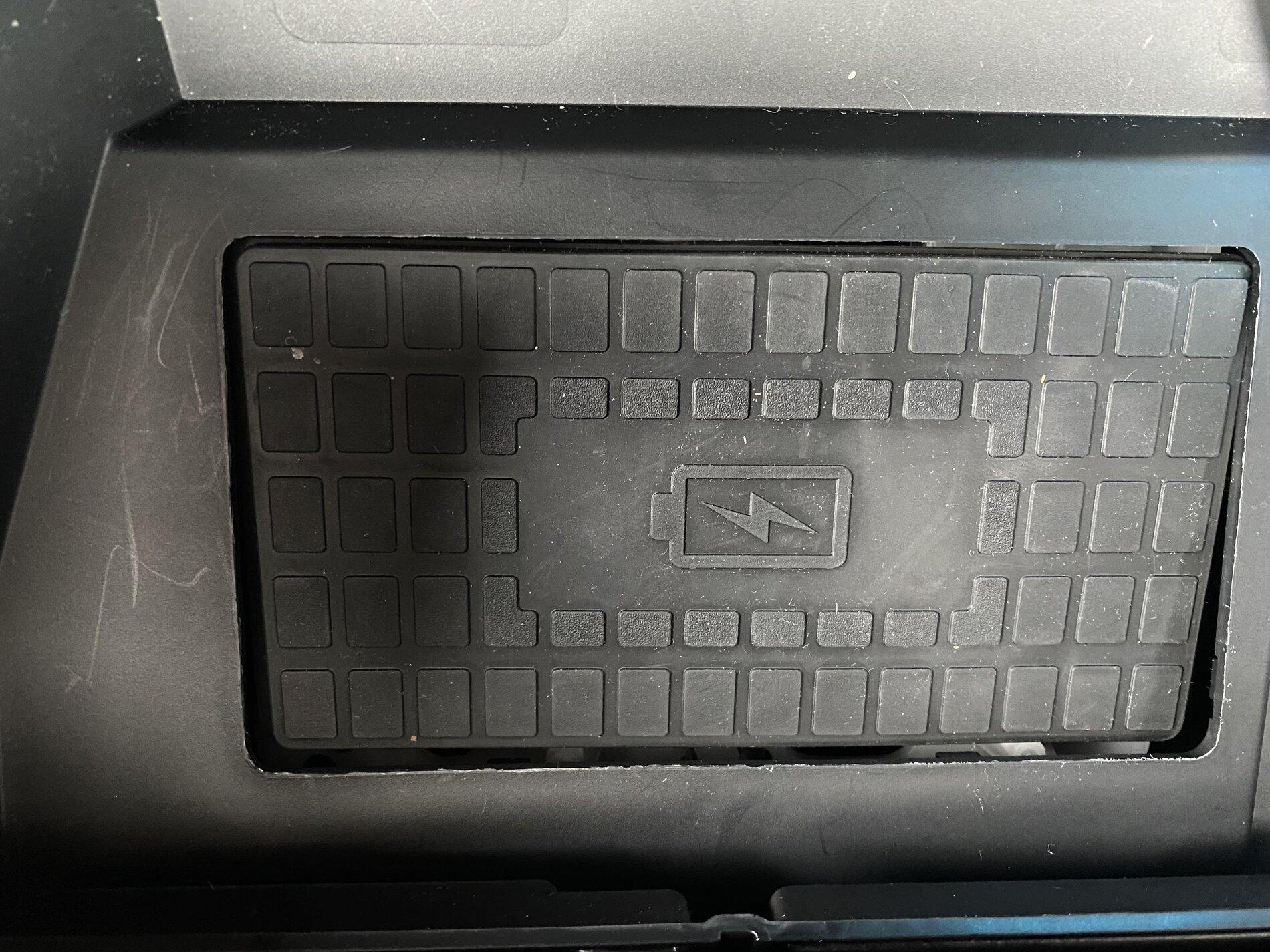 Ford F-150 Lightning Wireless Charging iPhone 11 Pro Max IMG_1969