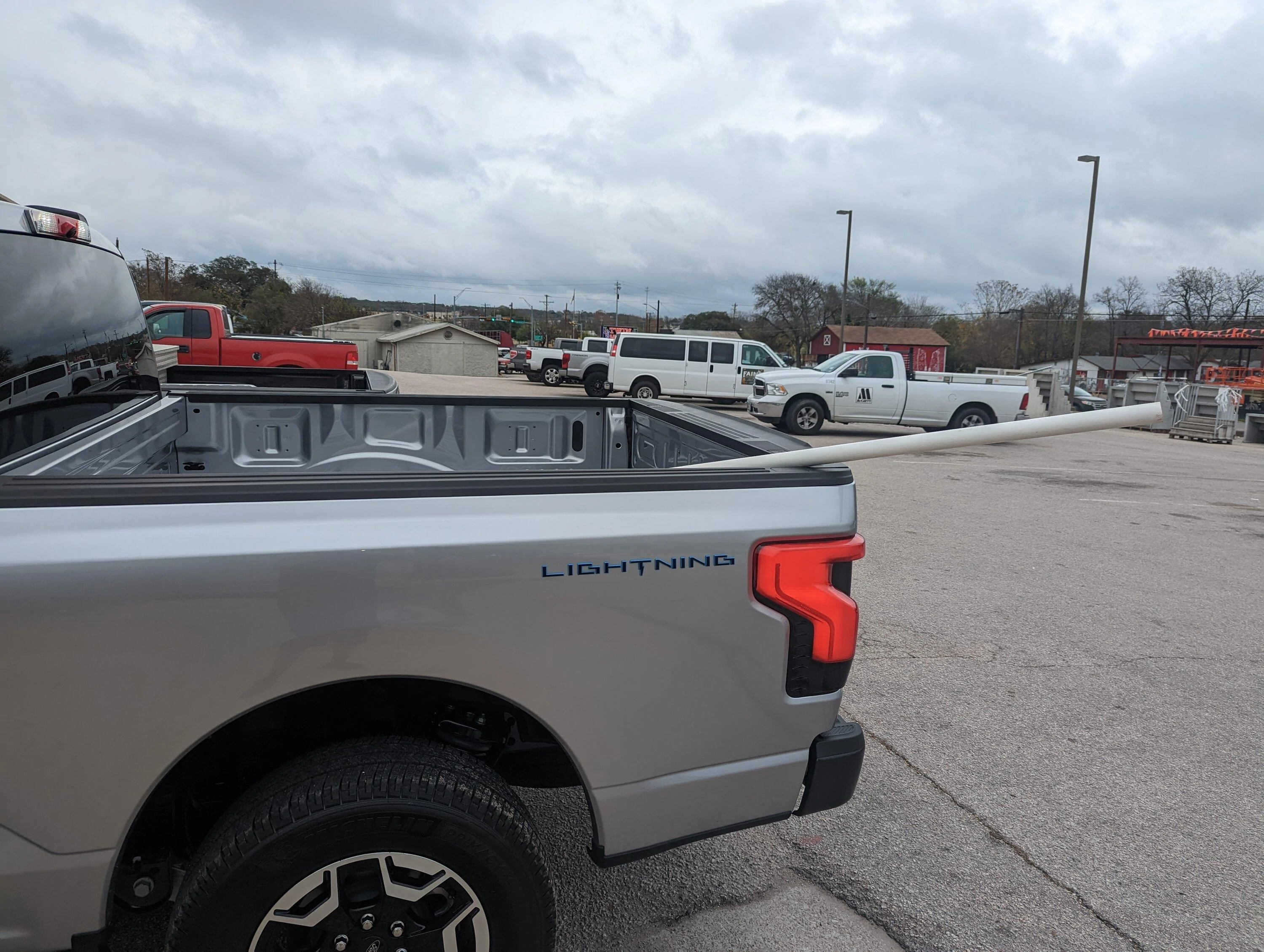 Ford F-150 Lightning ✅ 10/24 Lightning Build Week Group (MY2023) PXL_20221210_162610958