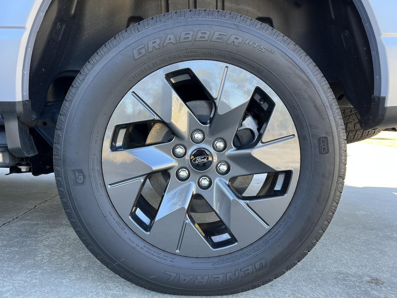 Ford F-150 Lightning LTB  20" Lariat rims and tires IMG_3882 (2)