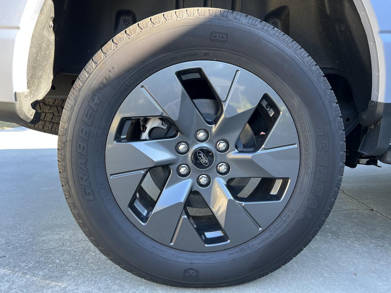 Ford F-150 Lightning LTB  20" Lariat rims and tires IMG_3884 (2)