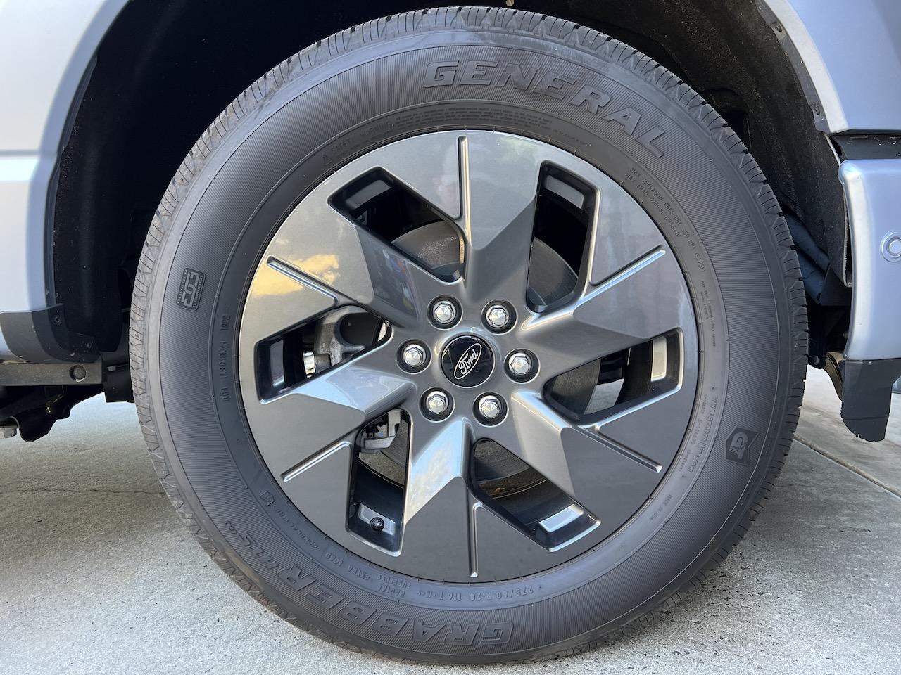 Ford F-150 Lightning LTB  20" Lariat rims and tires IMG_3886 (2)