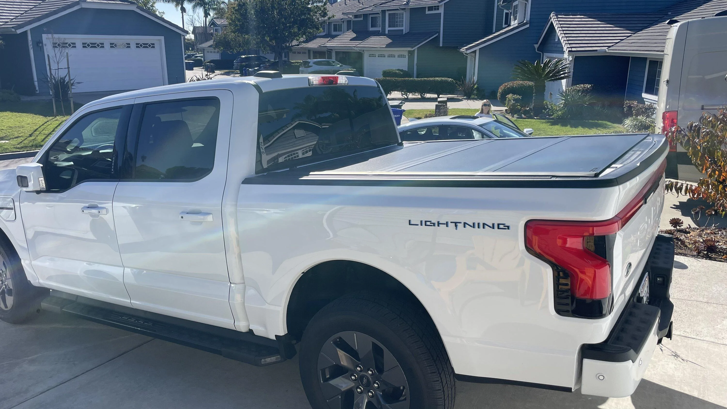 Ford F-150 Lightning UnderCover Ultra Flex IMG_6965