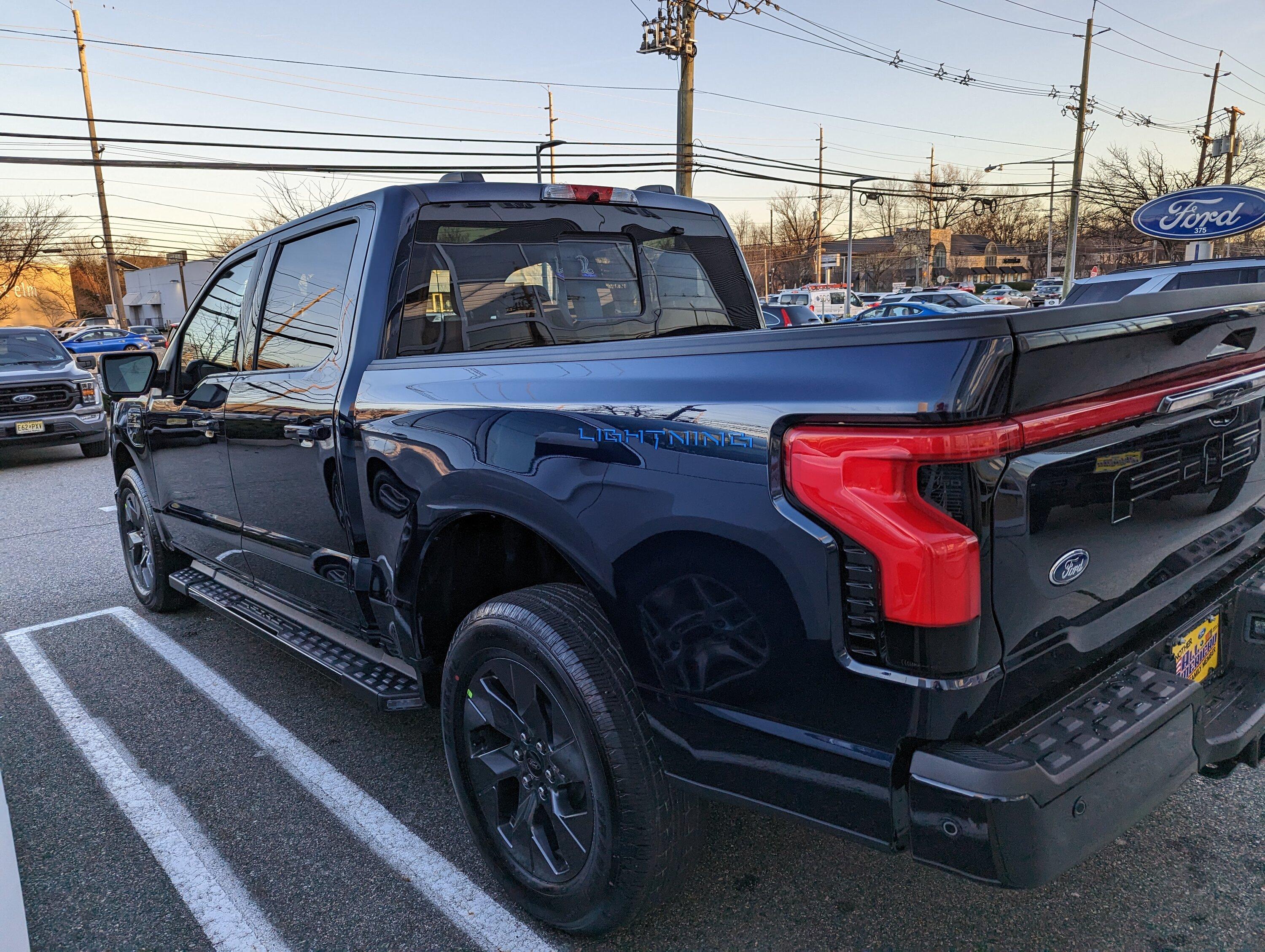 Ford F-150 Lightning ✅ 10/31 Lightning Build Week Group (MY2023) lightnin