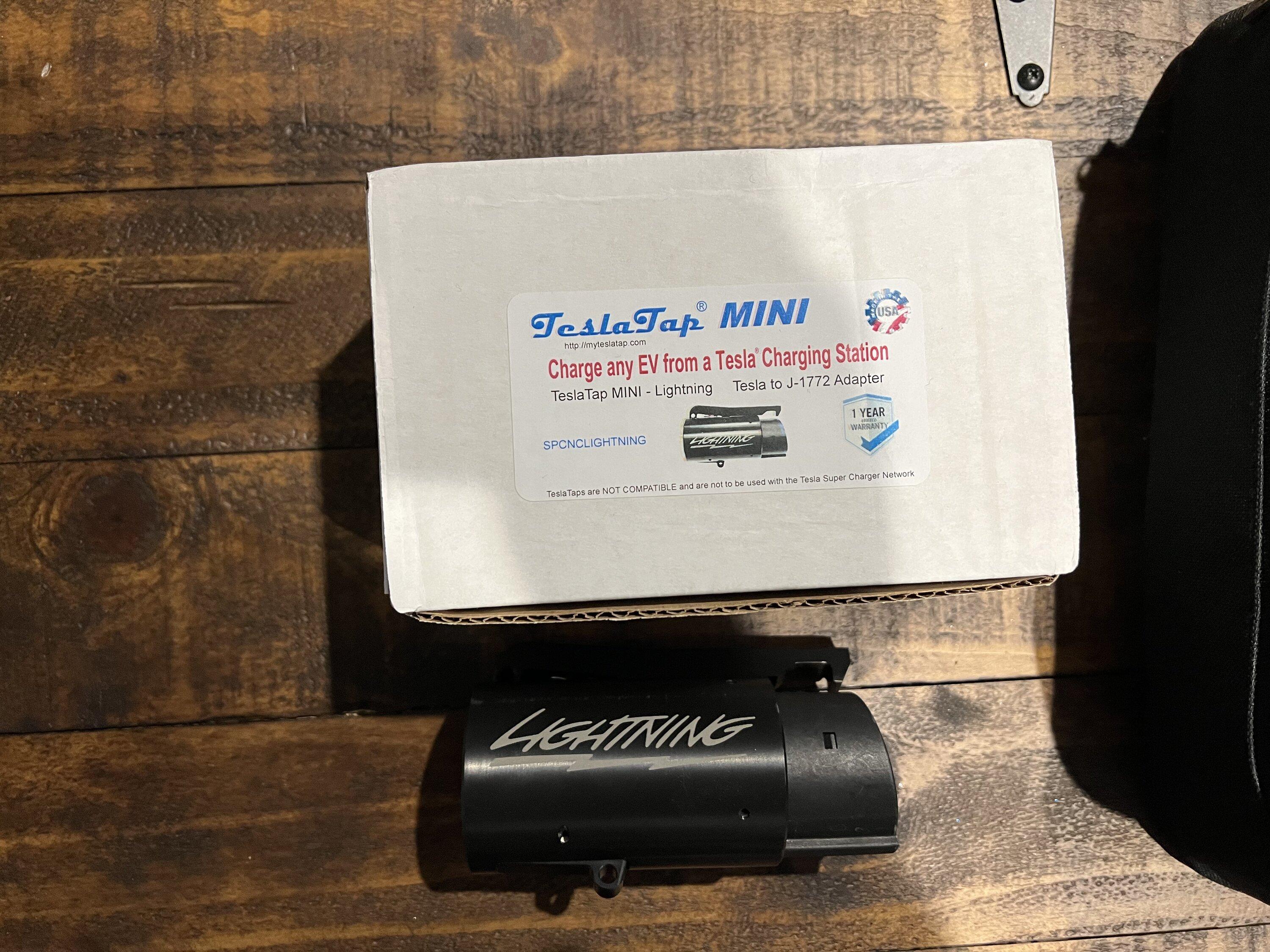 Ford F-150 Lightning Tesla mobile charger and minitap plus 80amp charger 050F32CE-3533-4A67-BC55-F1350B939083