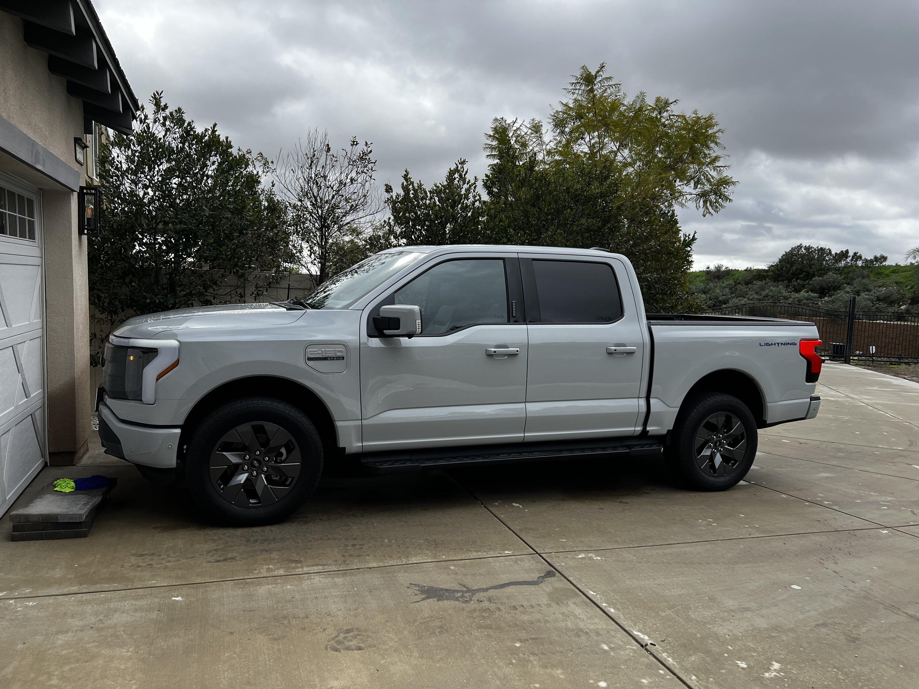 Ford F-150 Lightning AVALANCHE F-150 Lightning Photos & Club 78814086-62F1-43BA-B00C-6FA25B4AF4D2