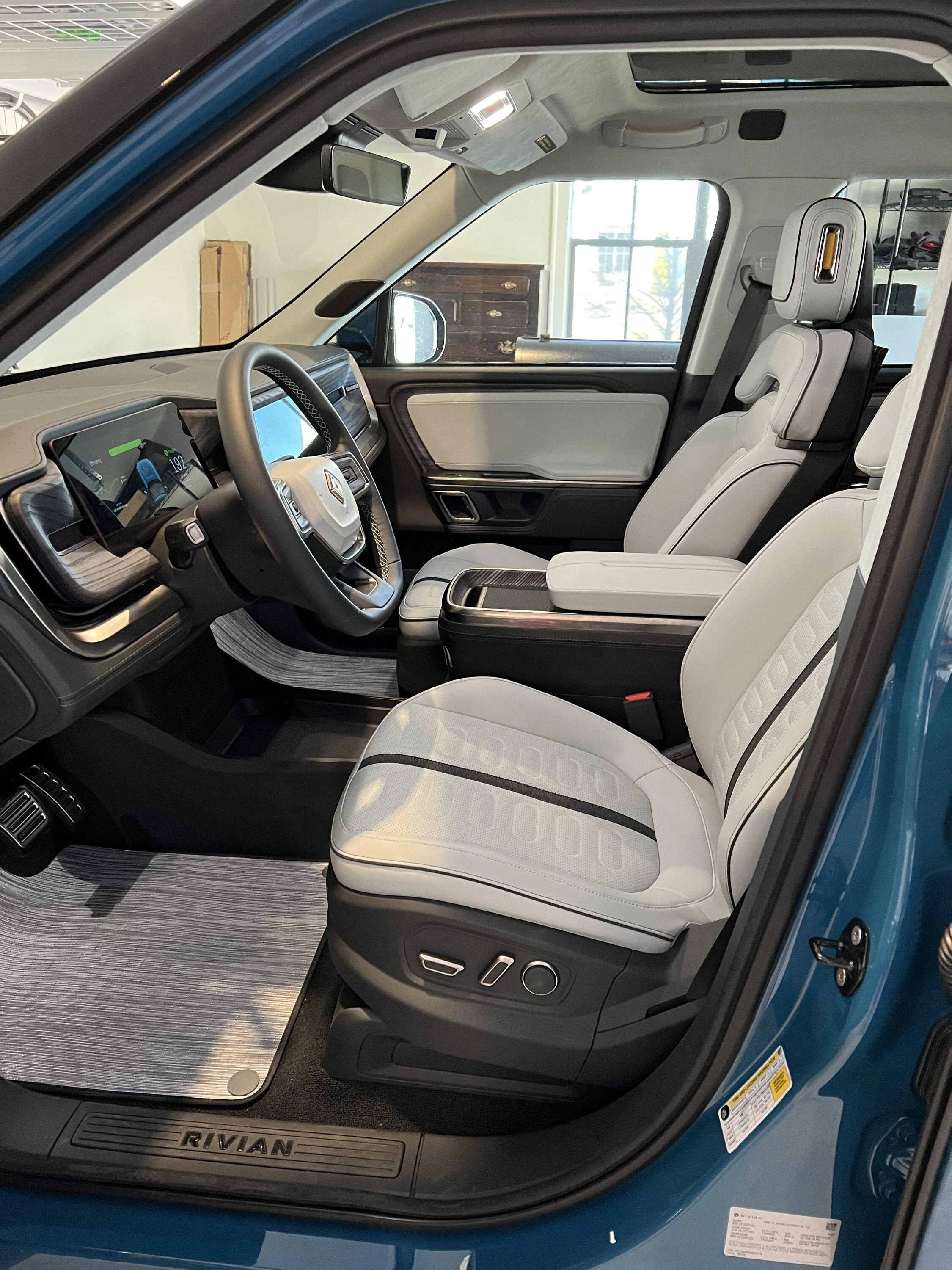 Ford F-150 Lightning WTT R1T for Lightning Platinum IMG_4400